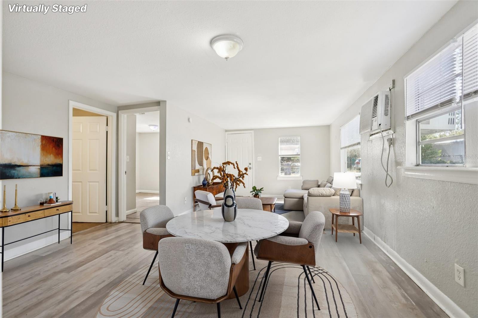 Listing photo id 2 for 2010 Yukon Street