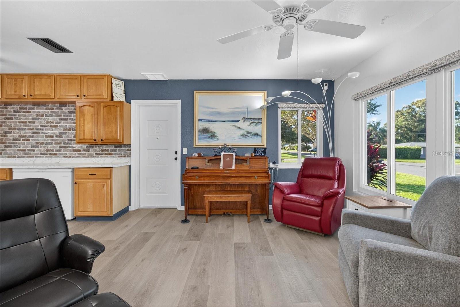 Image 5 of 29 For 1241 Lake Drive