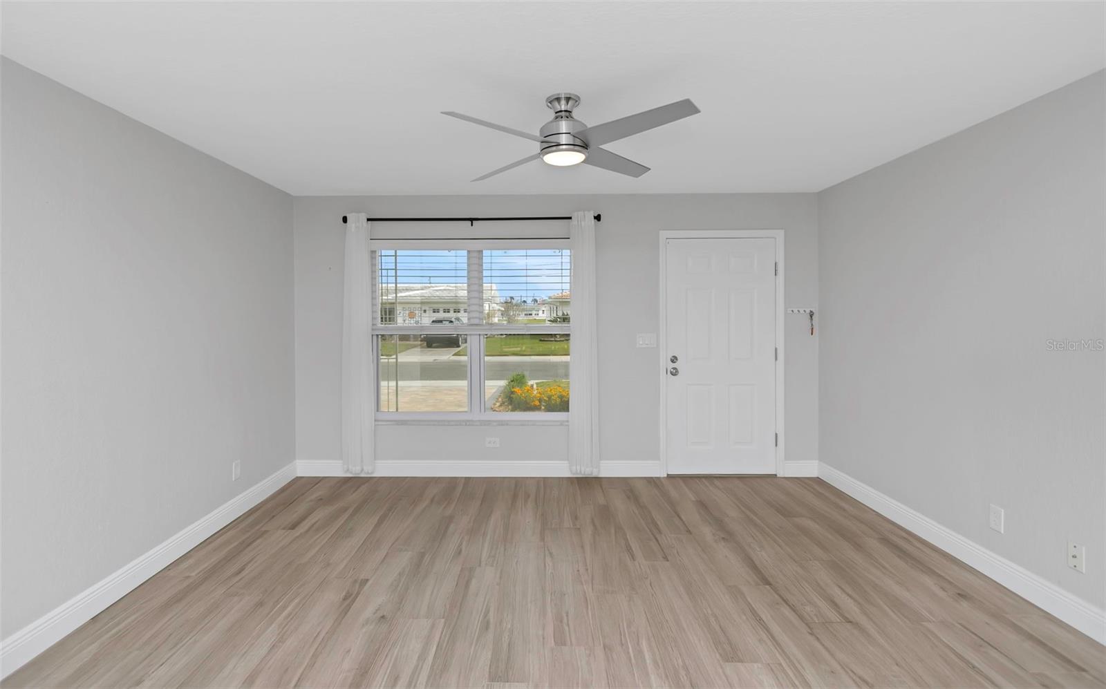 Image 4 of 87 For 10032 39th Way N