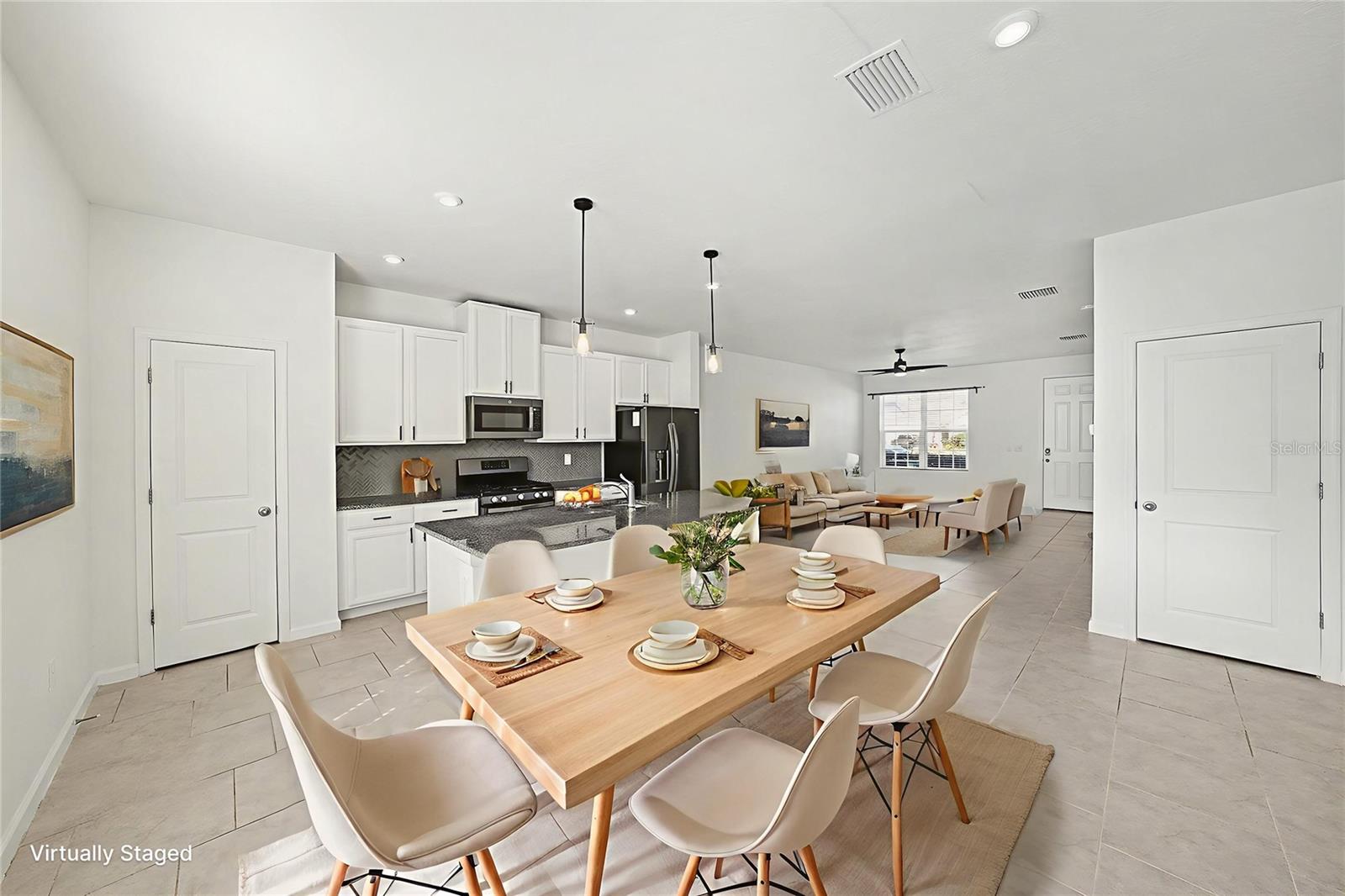 Image 10 of 33 For 15442 Caravan Avenue