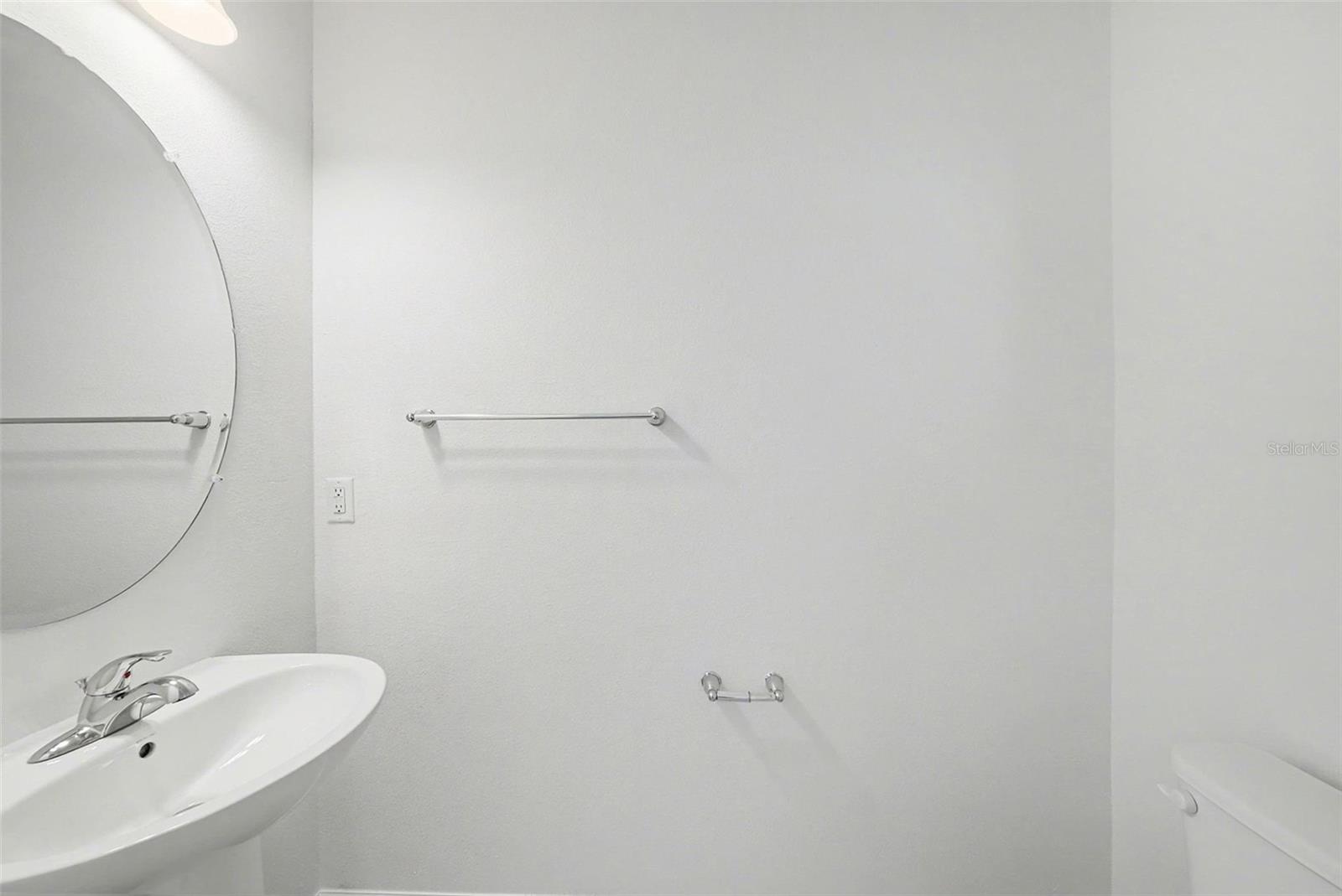 Image 13 of 33 For 15442 Caravan Avenue