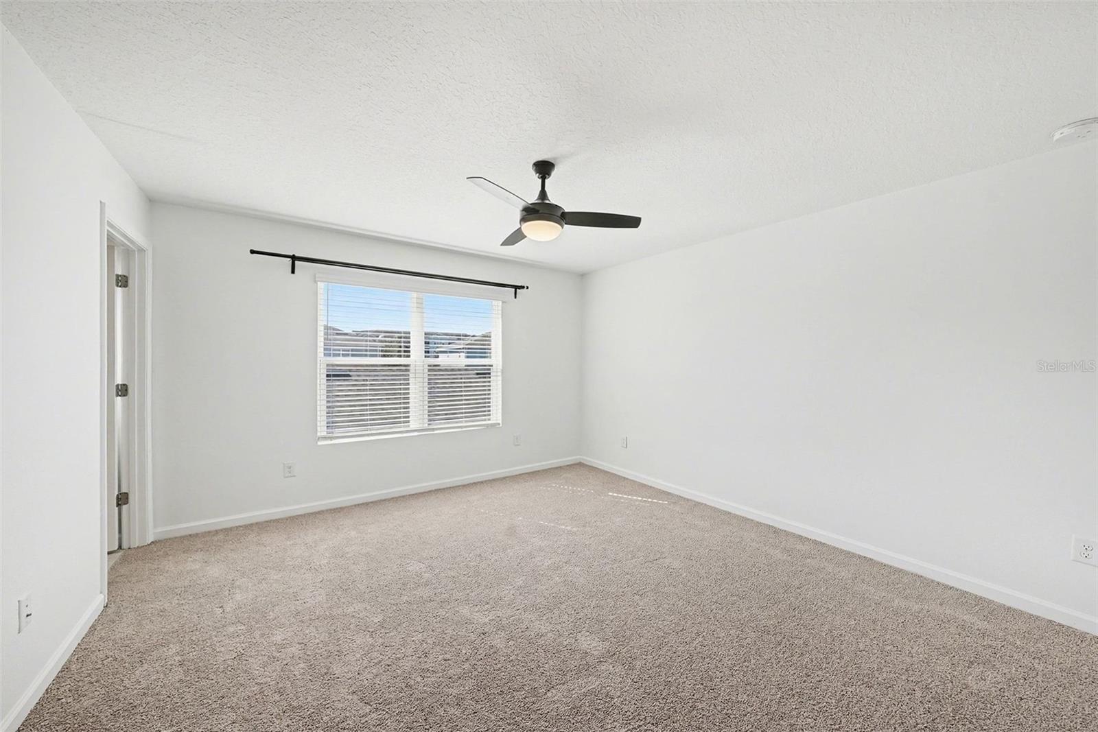 Image 15 of 33 For 15442 Caravan Avenue