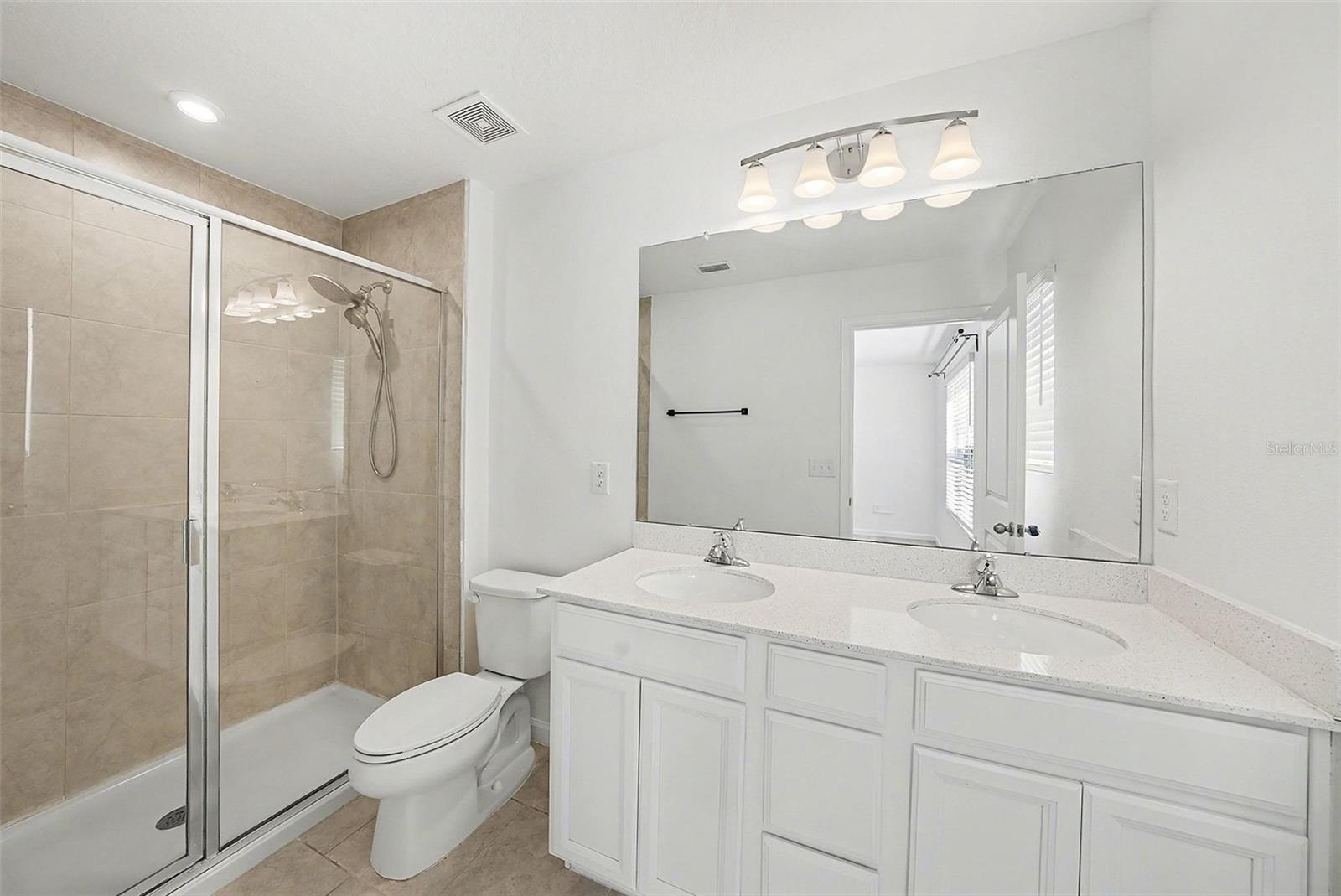 Image 17 of 33 For 15442 Caravan Avenue