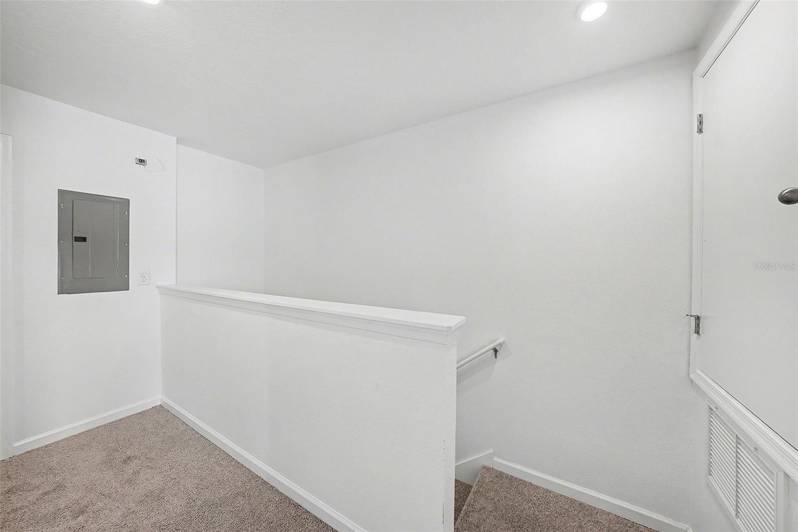 Image 20 of 33 For 15442 Caravan Avenue