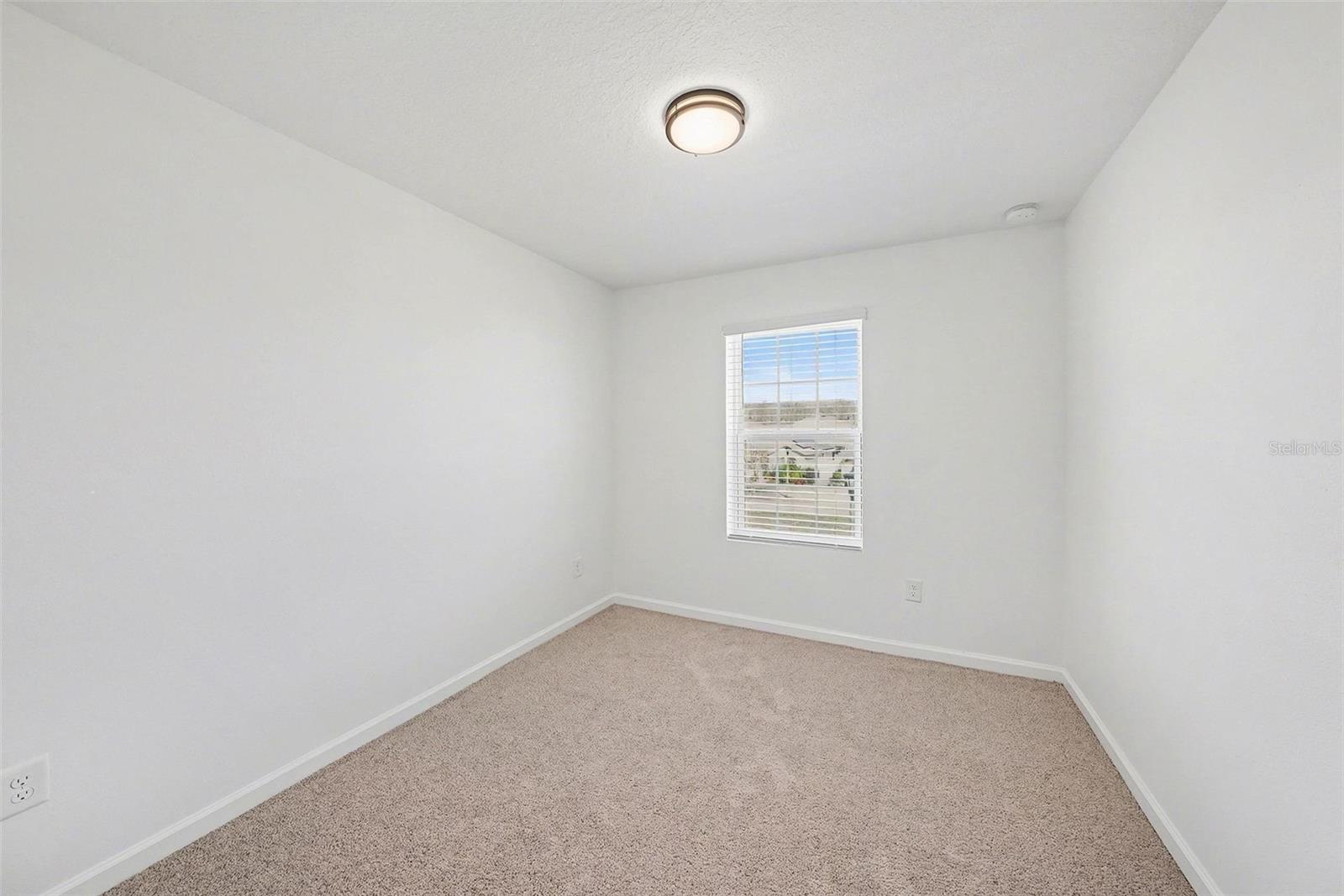 Image 23 of 33 For 15442 Caravan Avenue