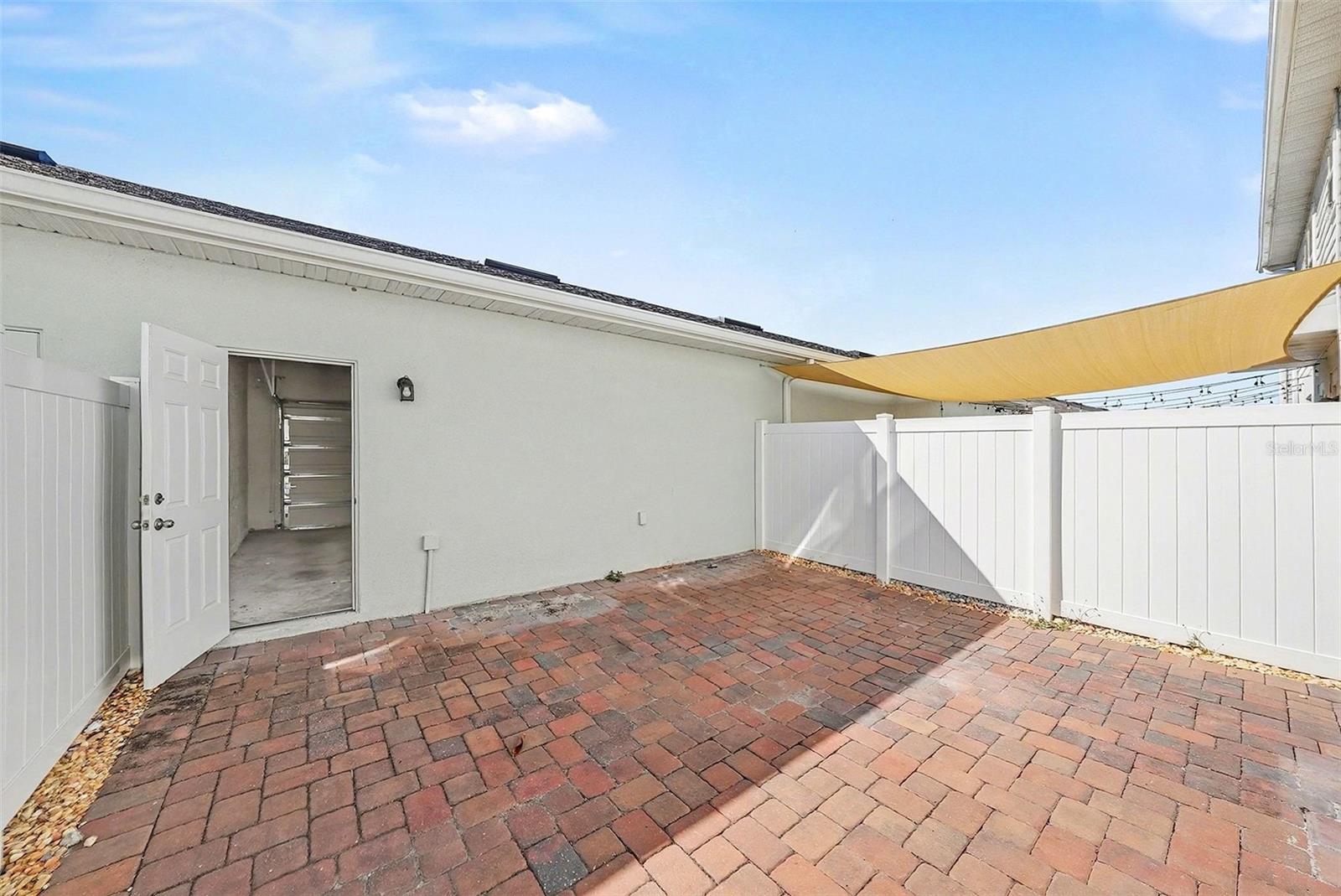 Image 27 of 33 For 15442 Caravan Avenue