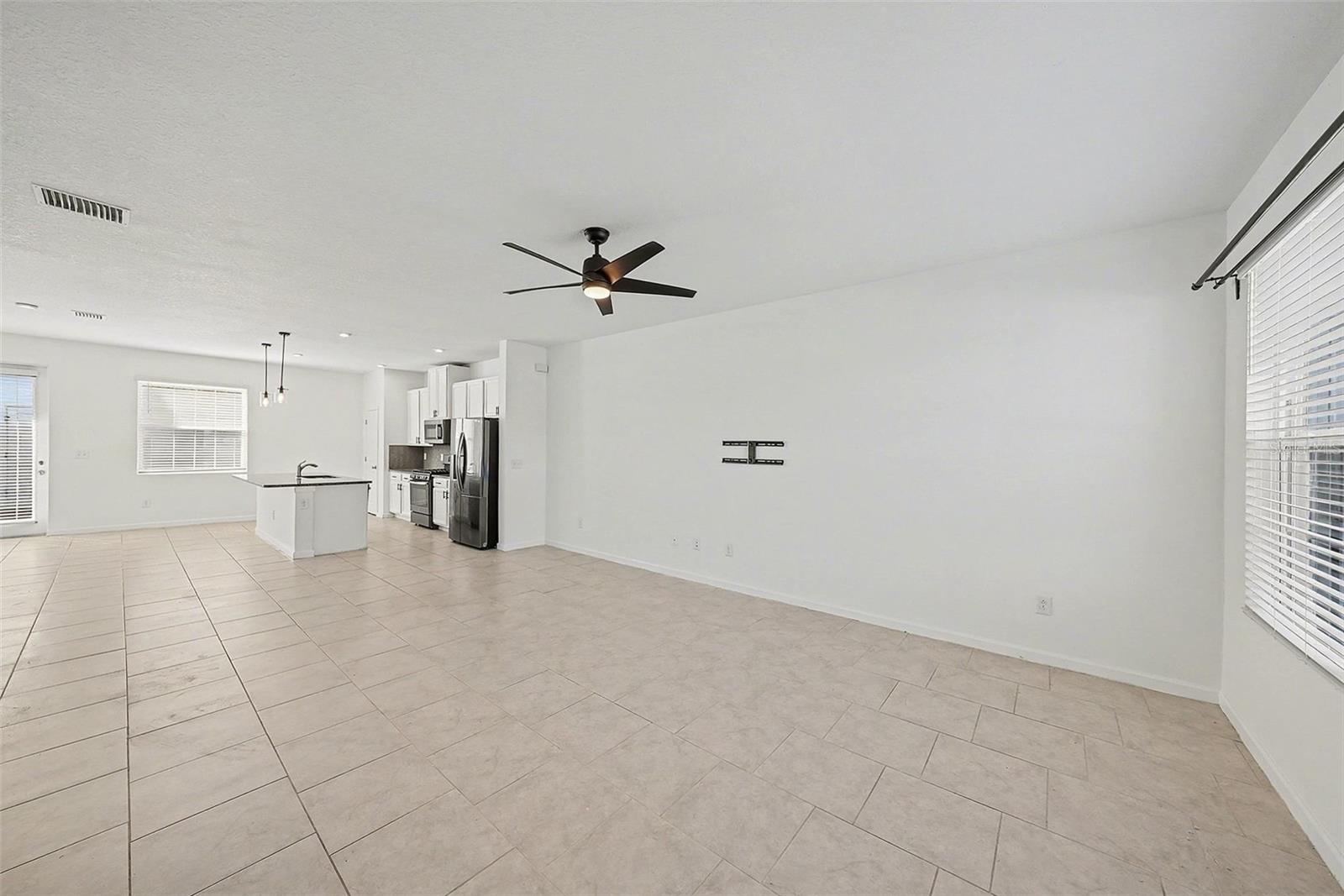 Image 7 of 33 For 15442 Caravan Avenue