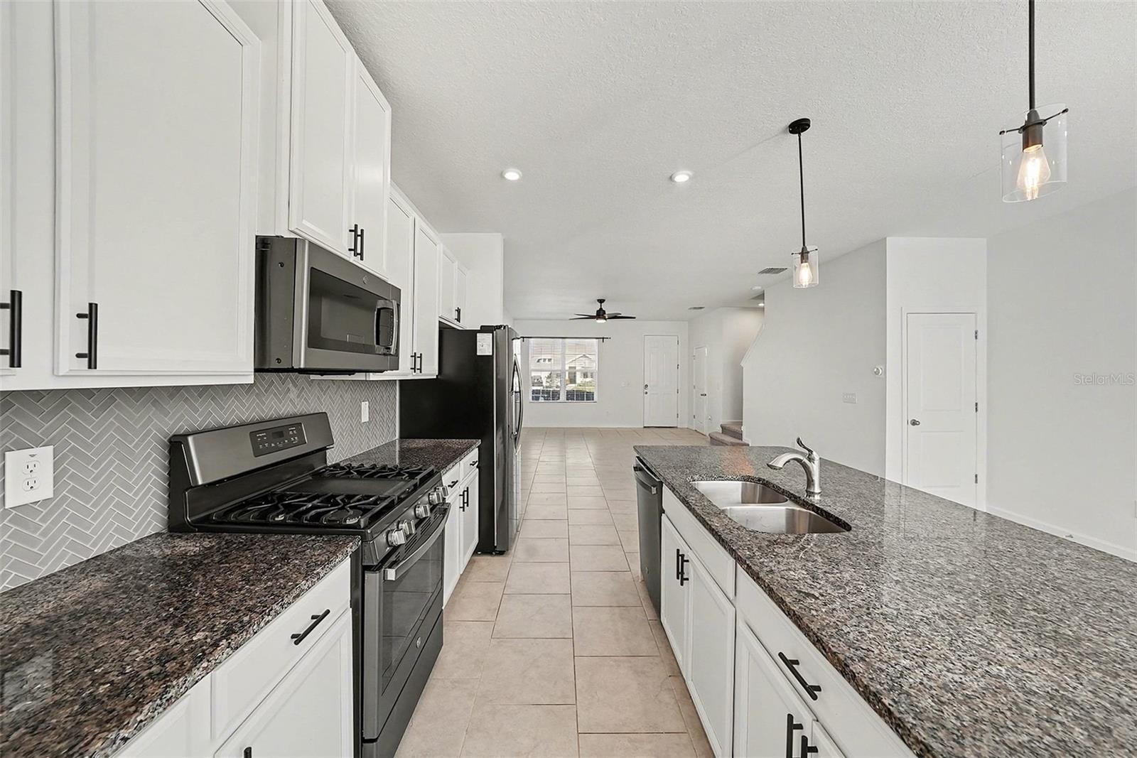 Image 9 of 33 For 15442 Caravan Avenue