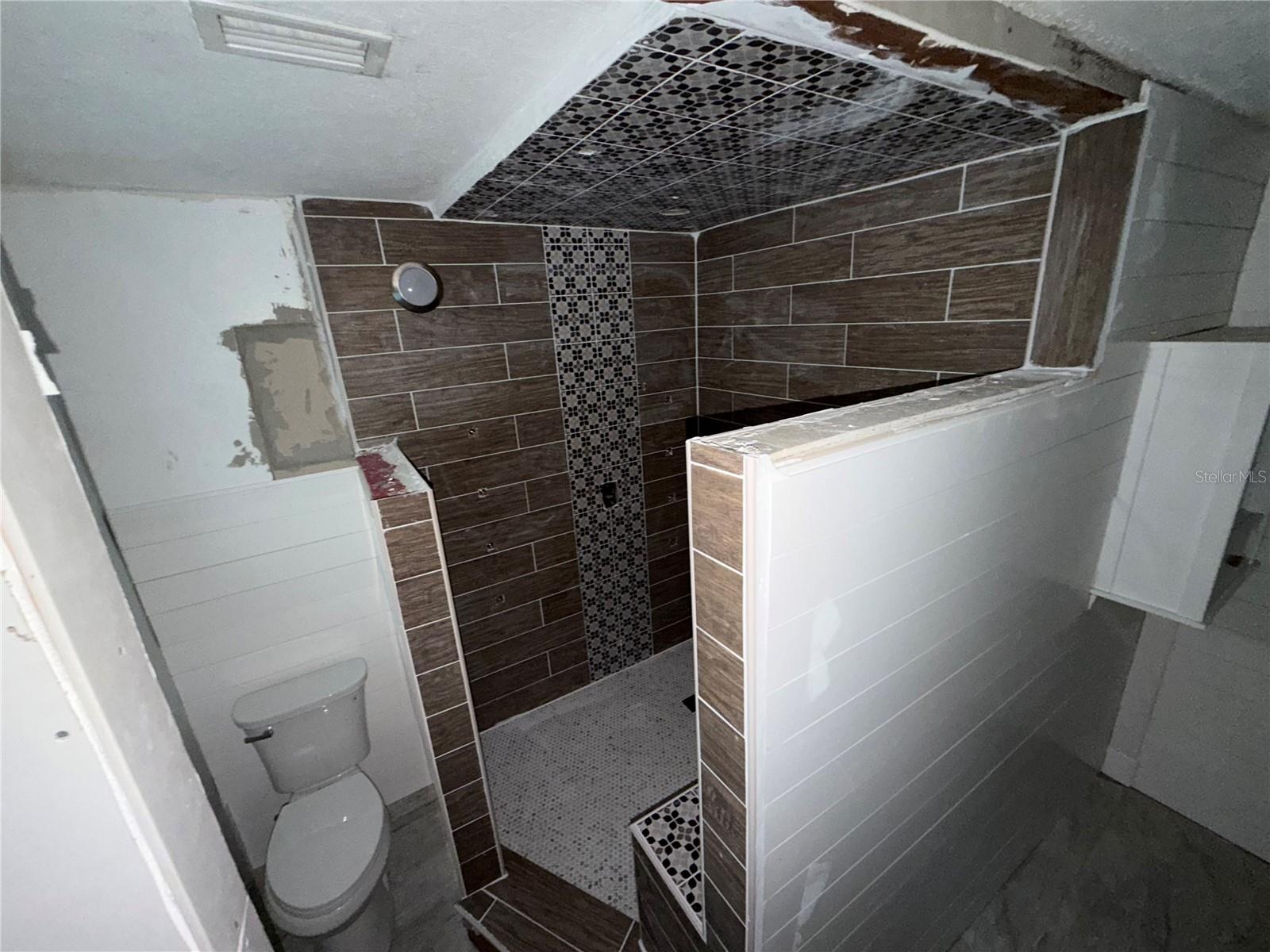 Image 18 of 43 For 2559 Rainbow Drive