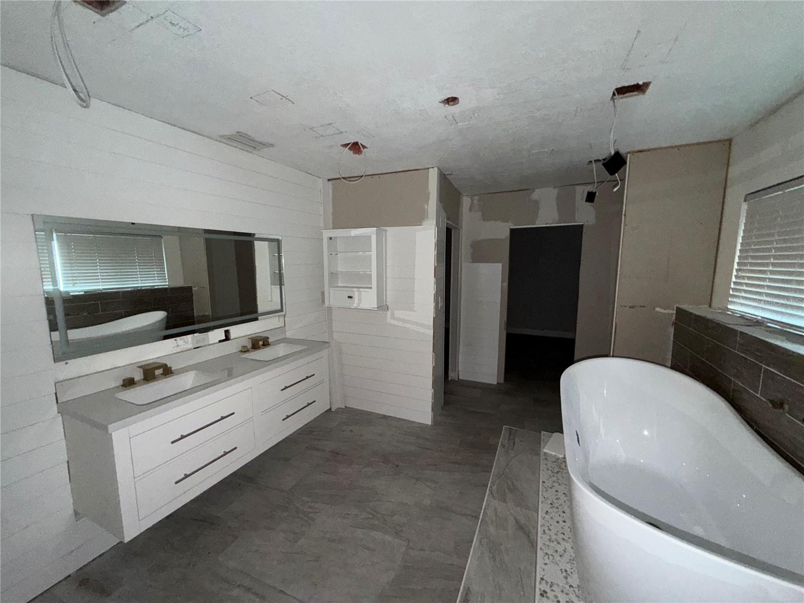 Image 19 of 43 For 2559 Rainbow Drive