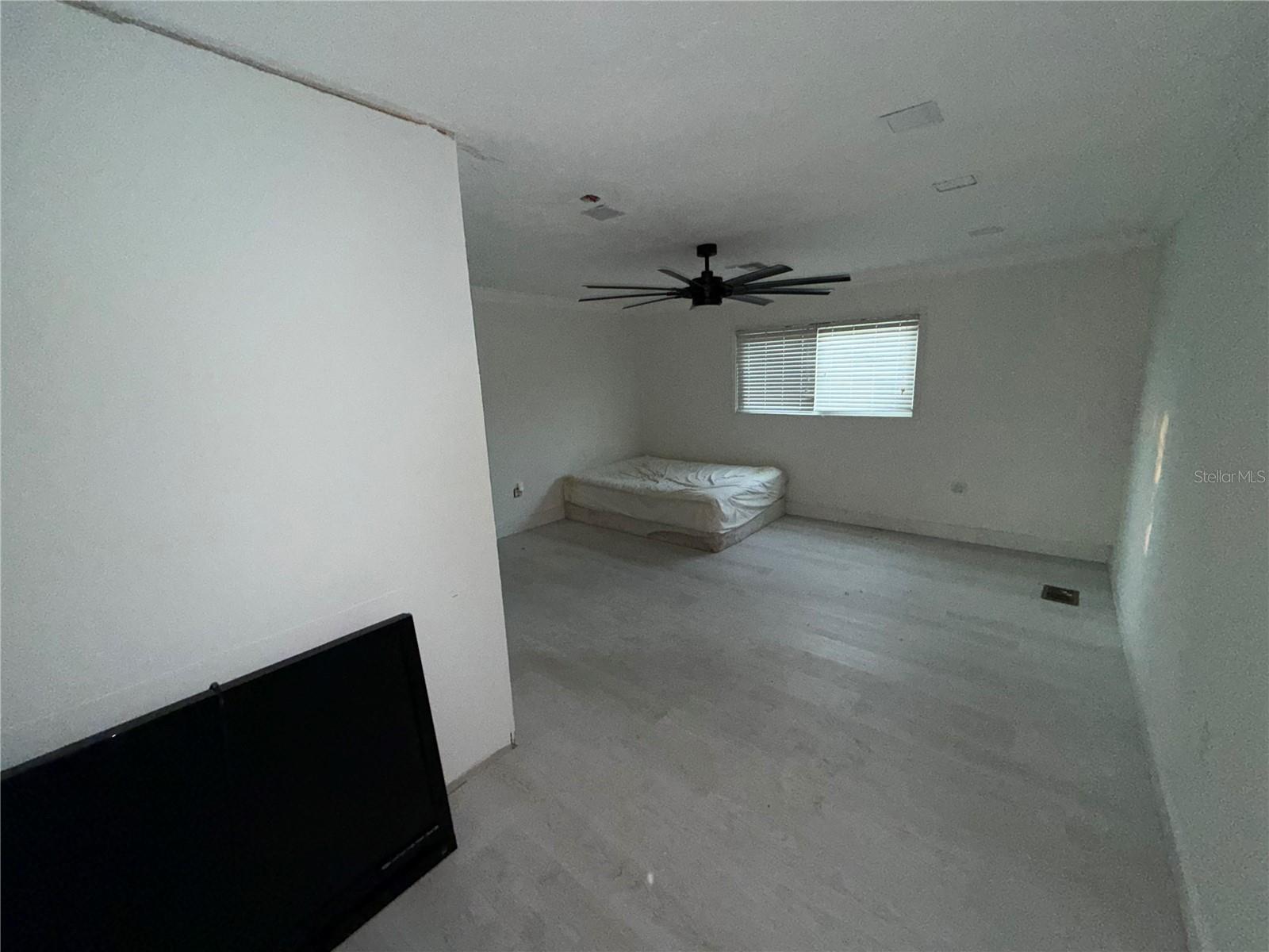 Image 31 of 43 For 2559 Rainbow Drive