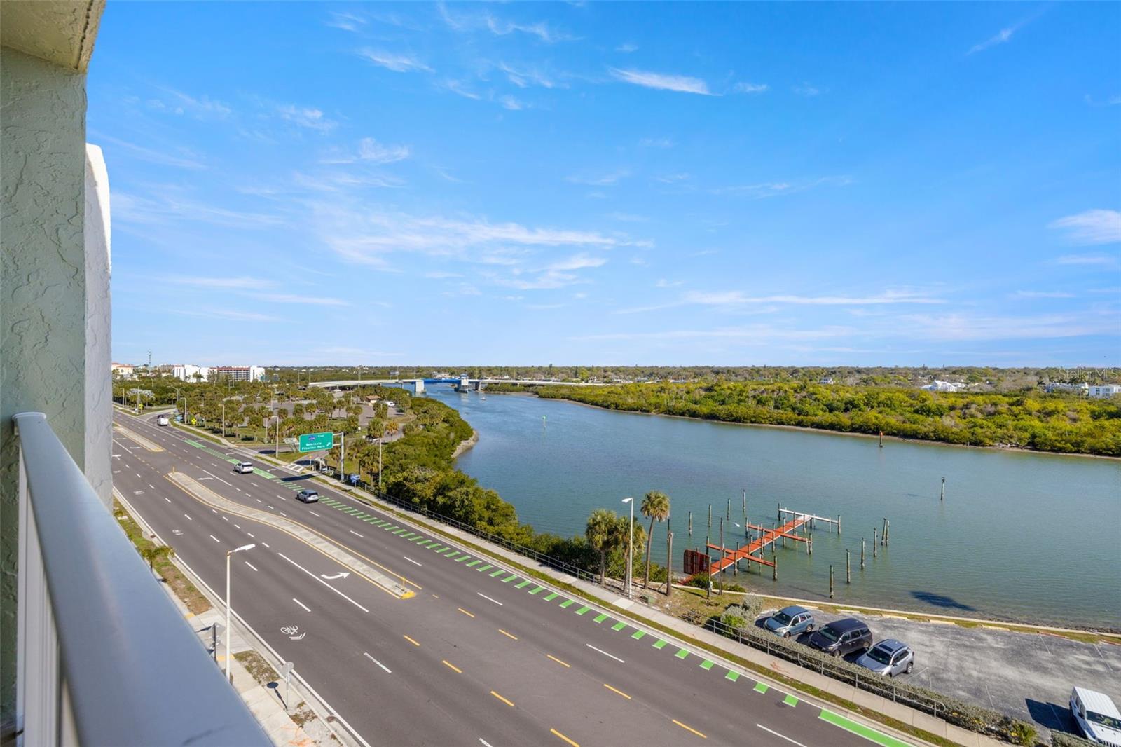 Image 23 of 38 For 18610 Gulf Boulevard 709