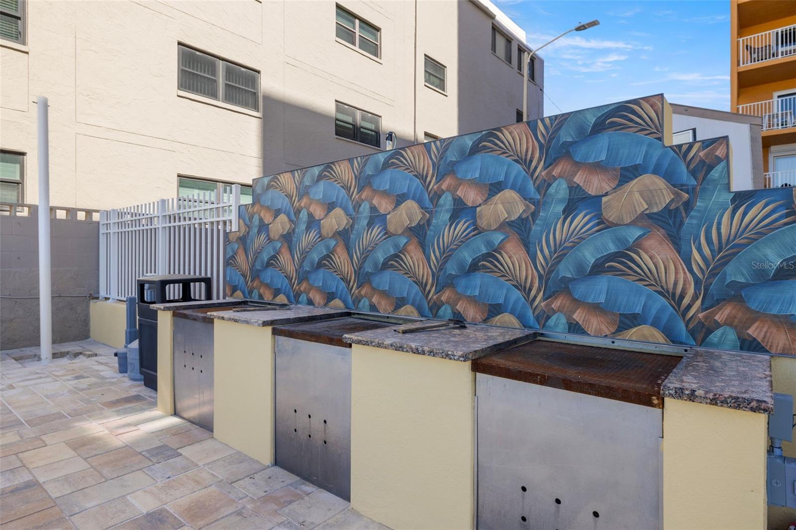 Image 29 of 38 For 18610 Gulf Boulevard 709