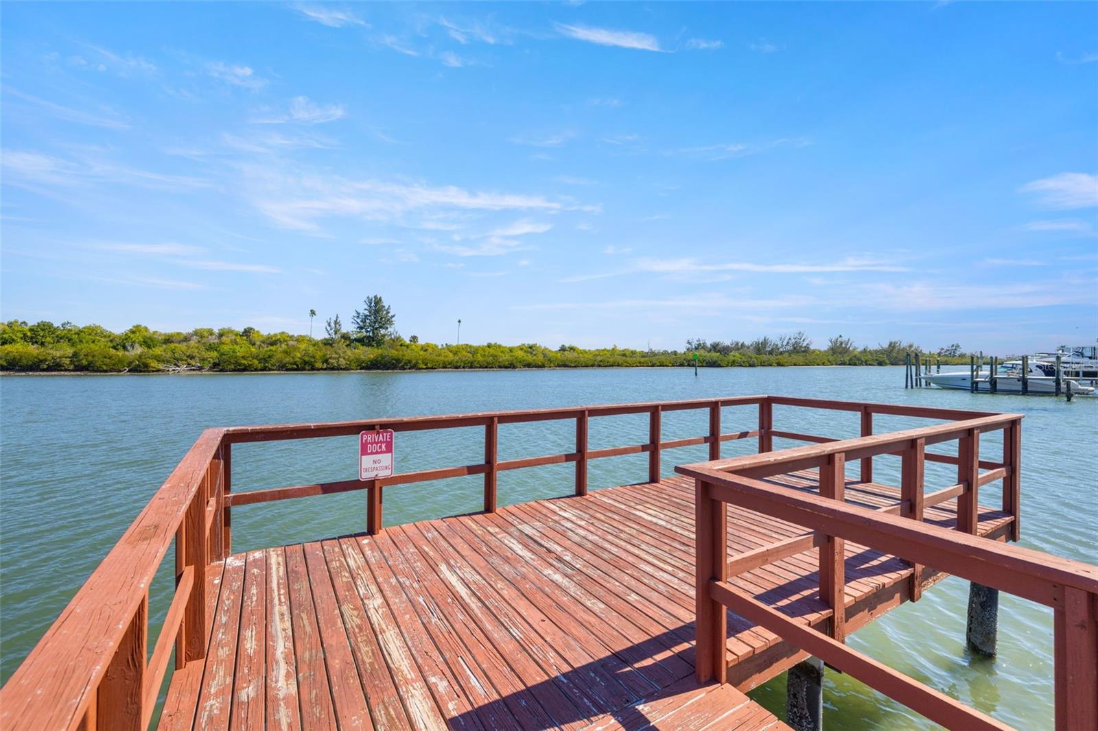 Image 33 of 38 For 18610 Gulf Boulevard 709