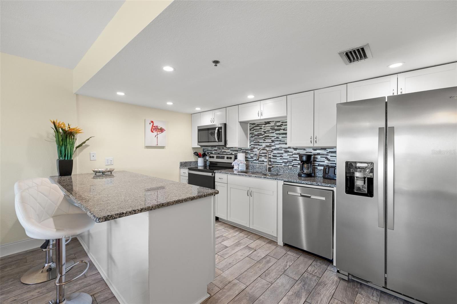 Image 4 of 38 For 18610 Gulf Boulevard 709