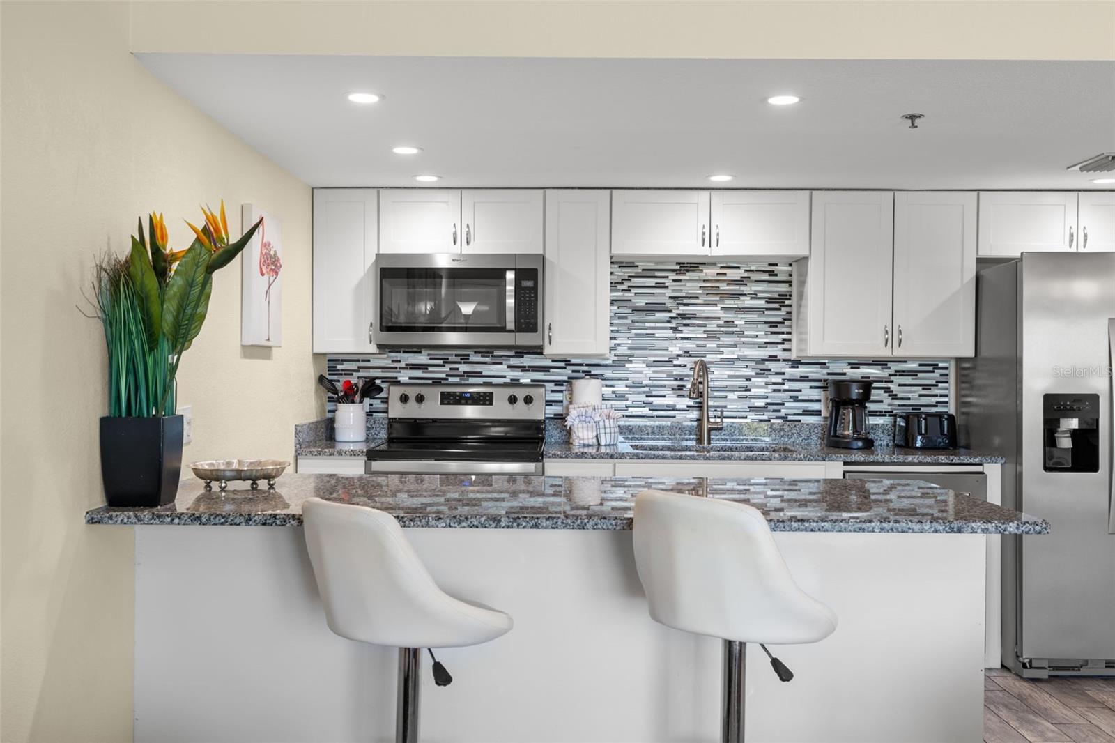 Image 9 of 38 For 18610 Gulf Boulevard 709