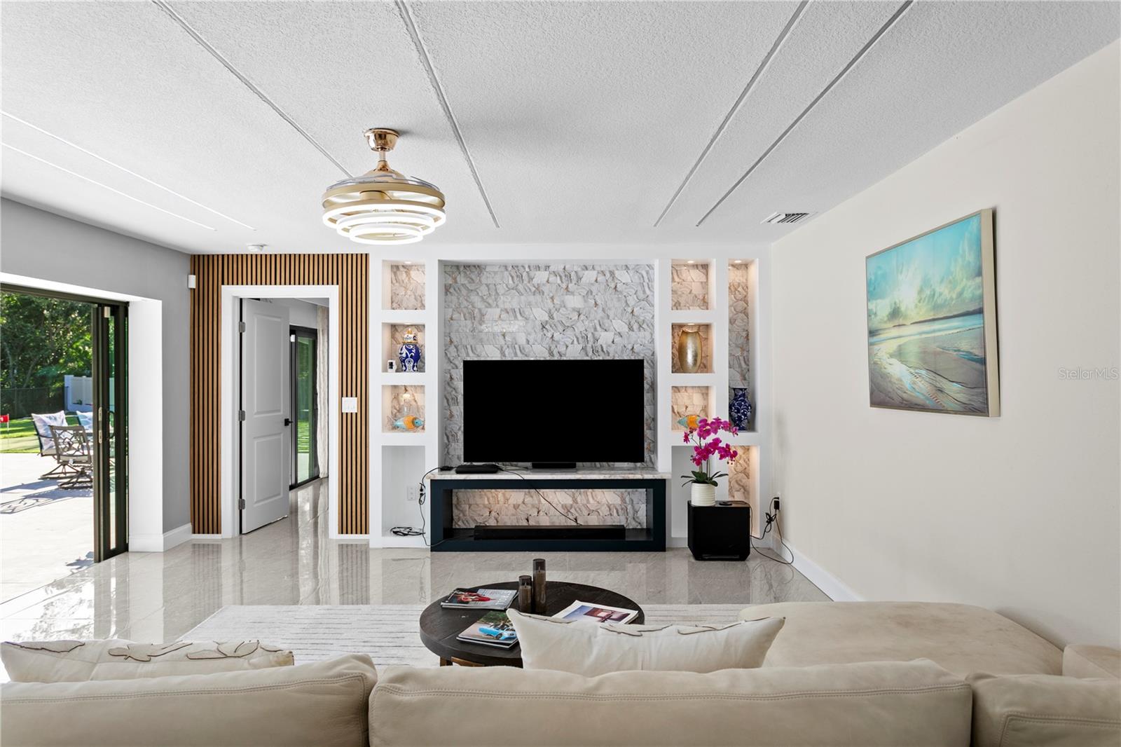 Image 12 of 73 For 900 31st Avenue Ne