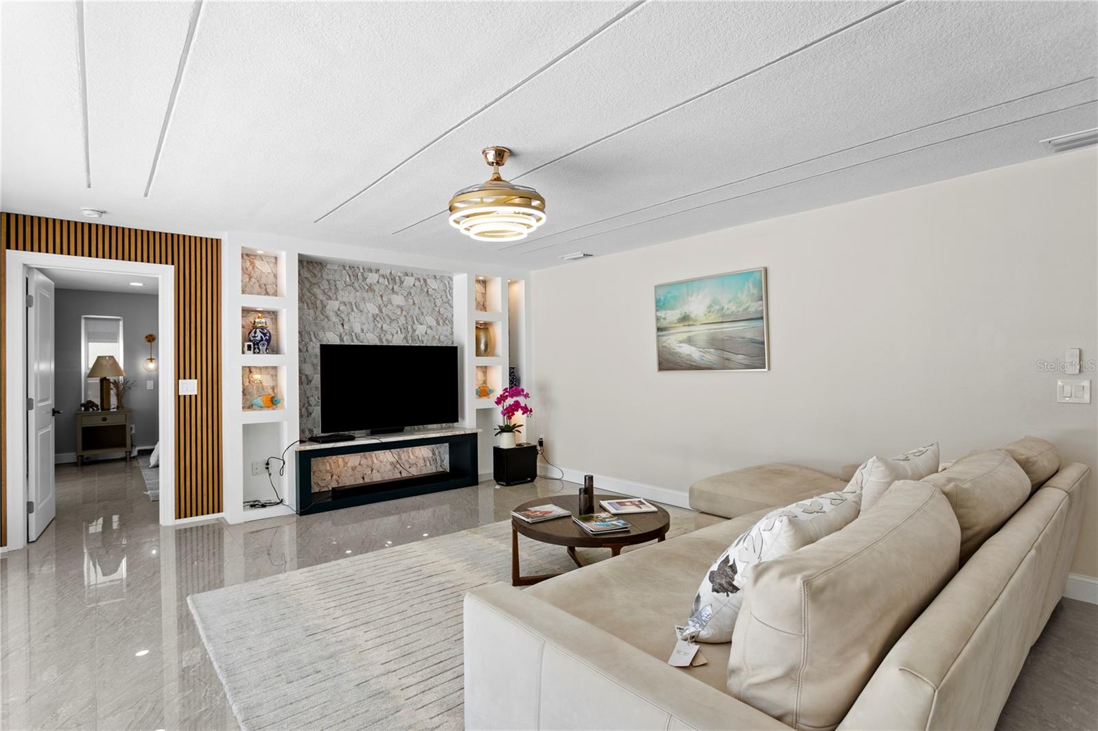 Image 13 of 73 For 900 31st Avenue Ne