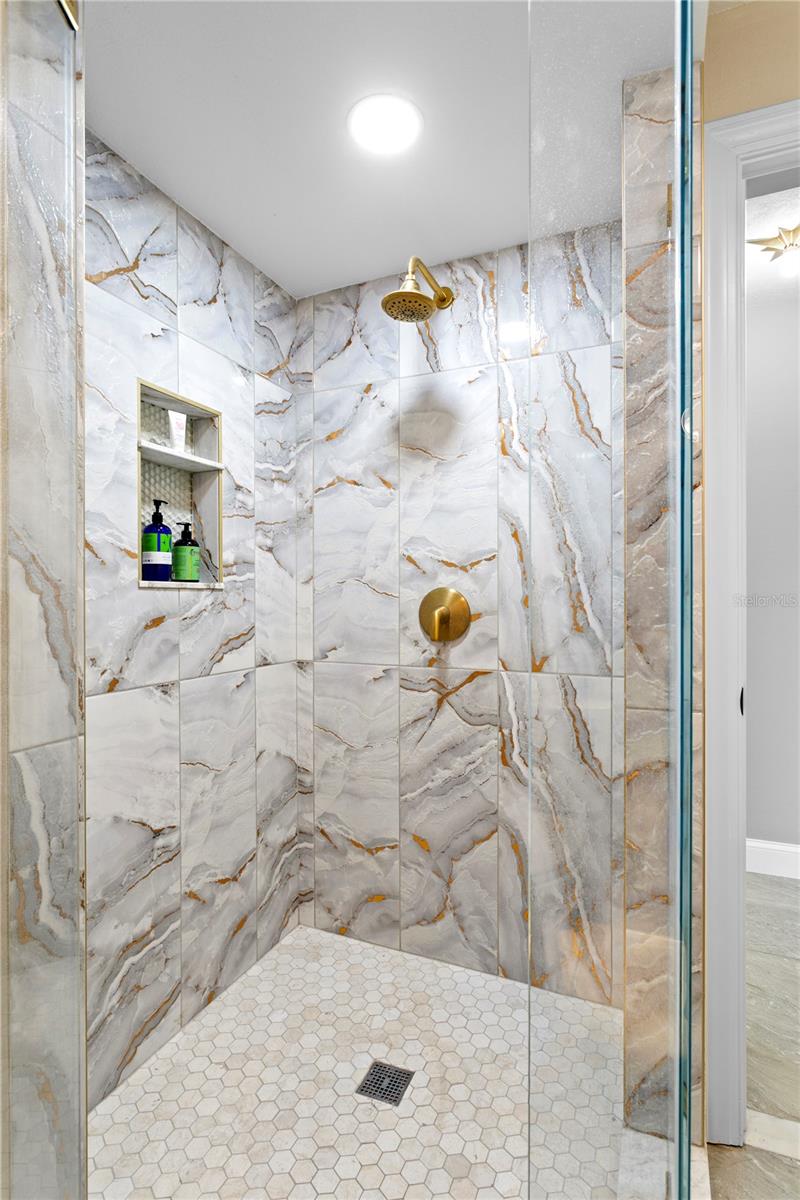 Image 29 of 73 For 900 31st Avenue Ne