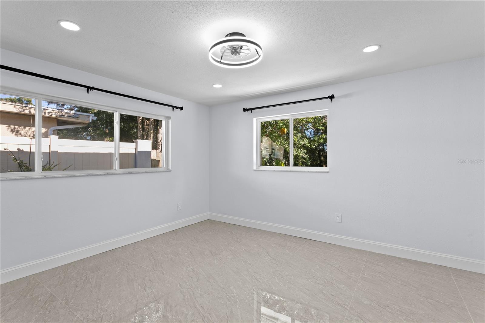 Image 33 of 73 For 900 31st Avenue Ne