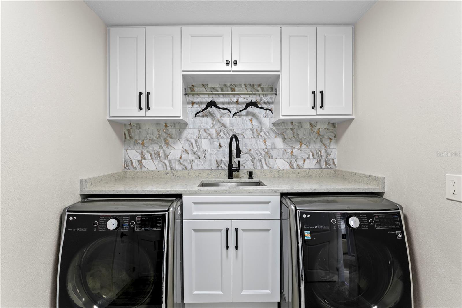 Image 38 of 73 For 900 31st Avenue Ne