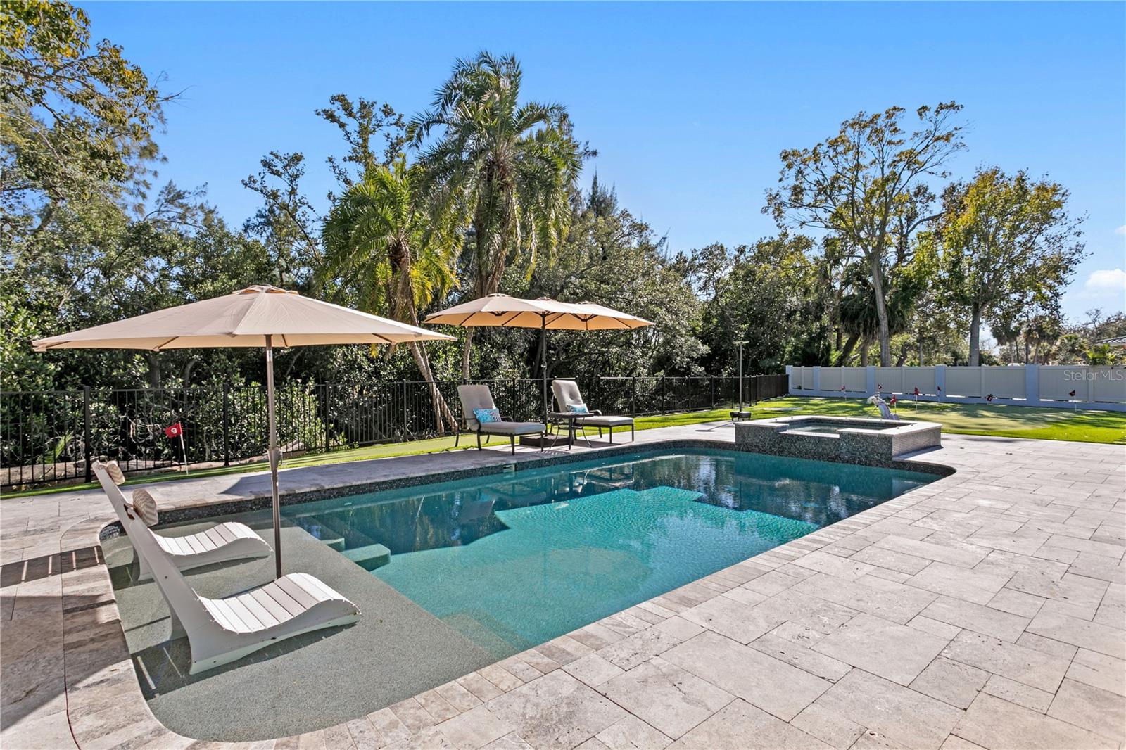 Image 41 of 73 For 900 31st Avenue Ne