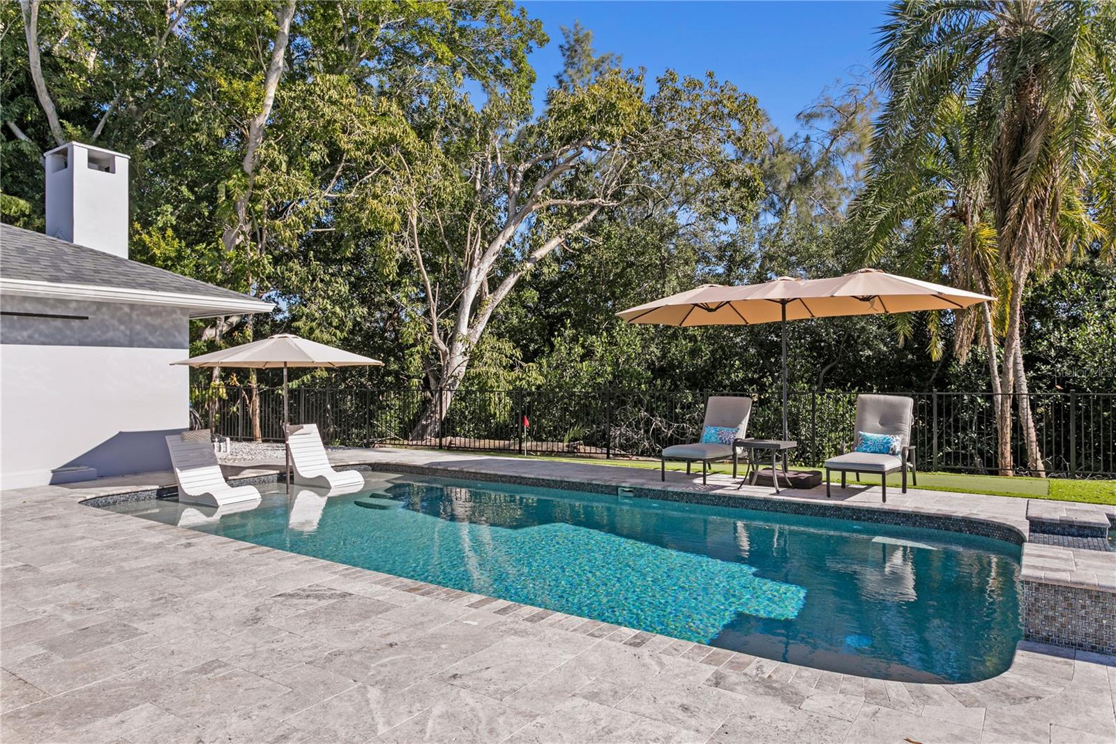 Image 42 of 73 For 900 31st Avenue Ne