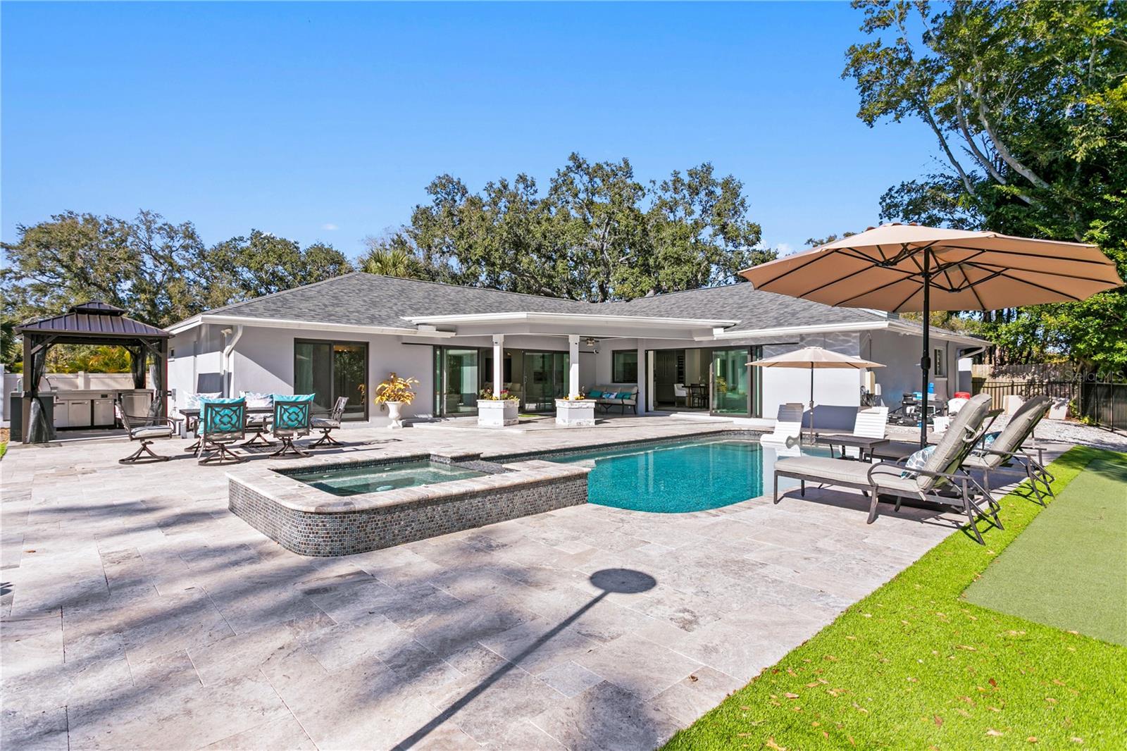 Image 47 of 73 For 900 31st Avenue Ne