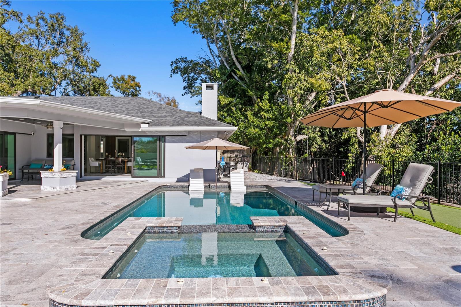 Image 48 of 73 For 900 31st Avenue Ne