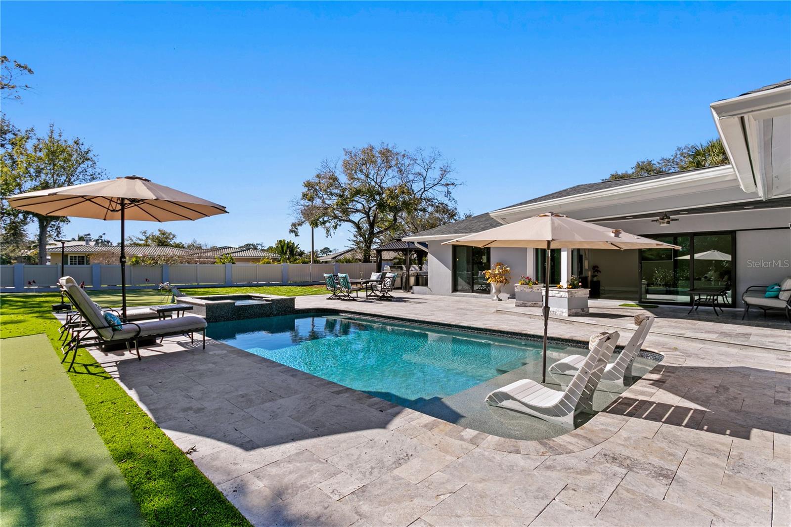 Image 49 of 73 For 900 31st Avenue Ne