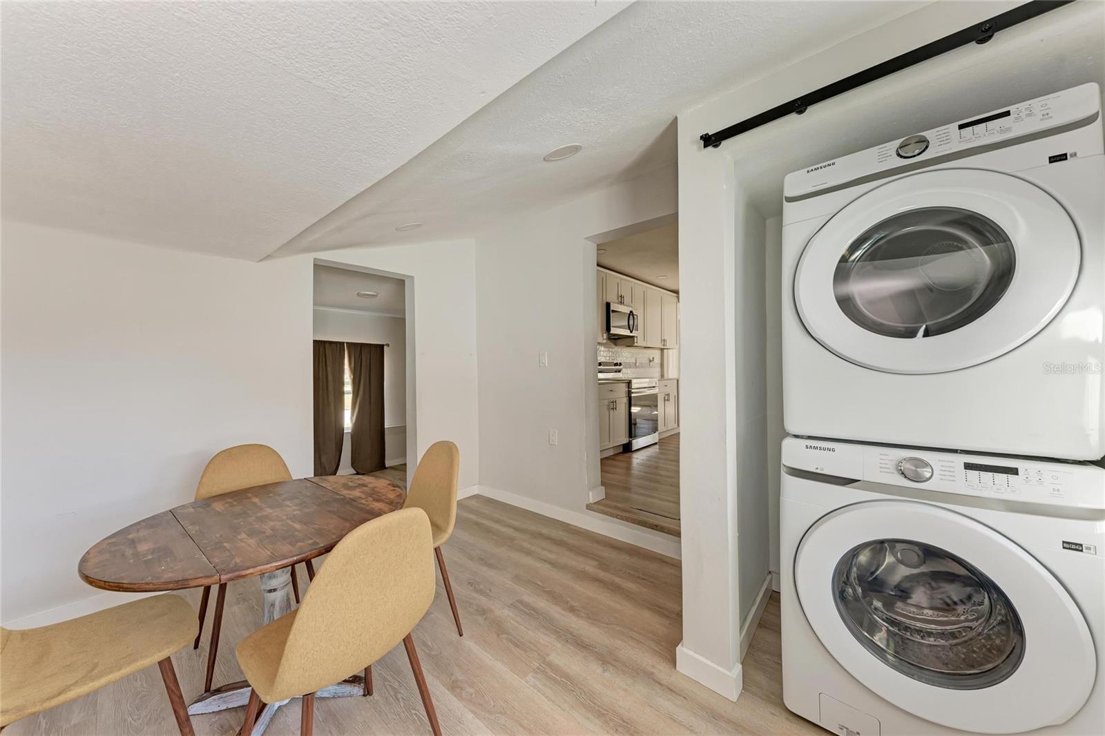 Image 12 of 23 For 702 20th Avenue W