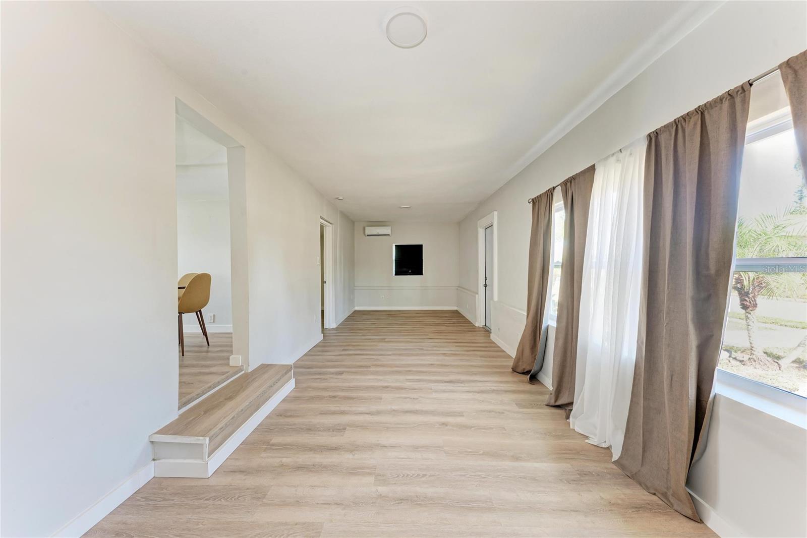 Image 14 of 23 For 702 20th Avenue W