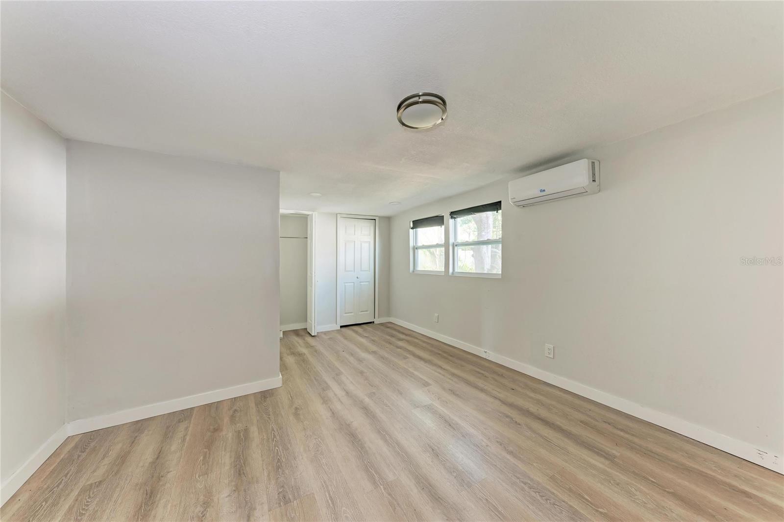 Image 16 of 23 For 702 20th Avenue W