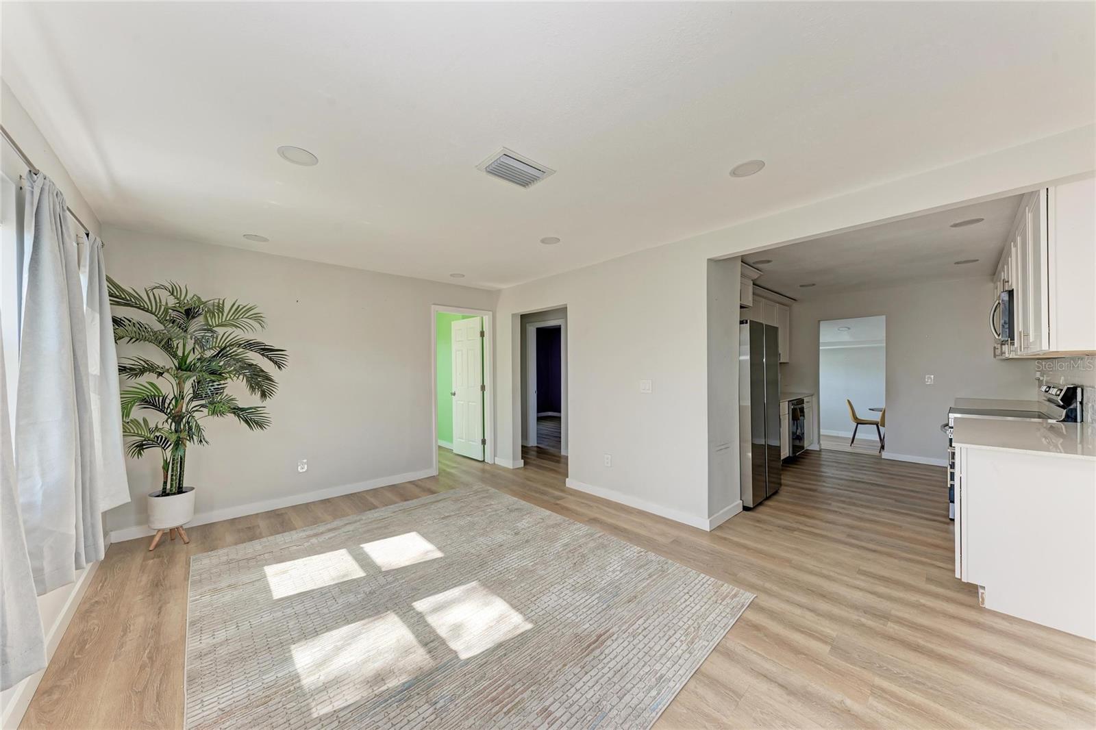 Image 2 of 23 For 702 20th Avenue W