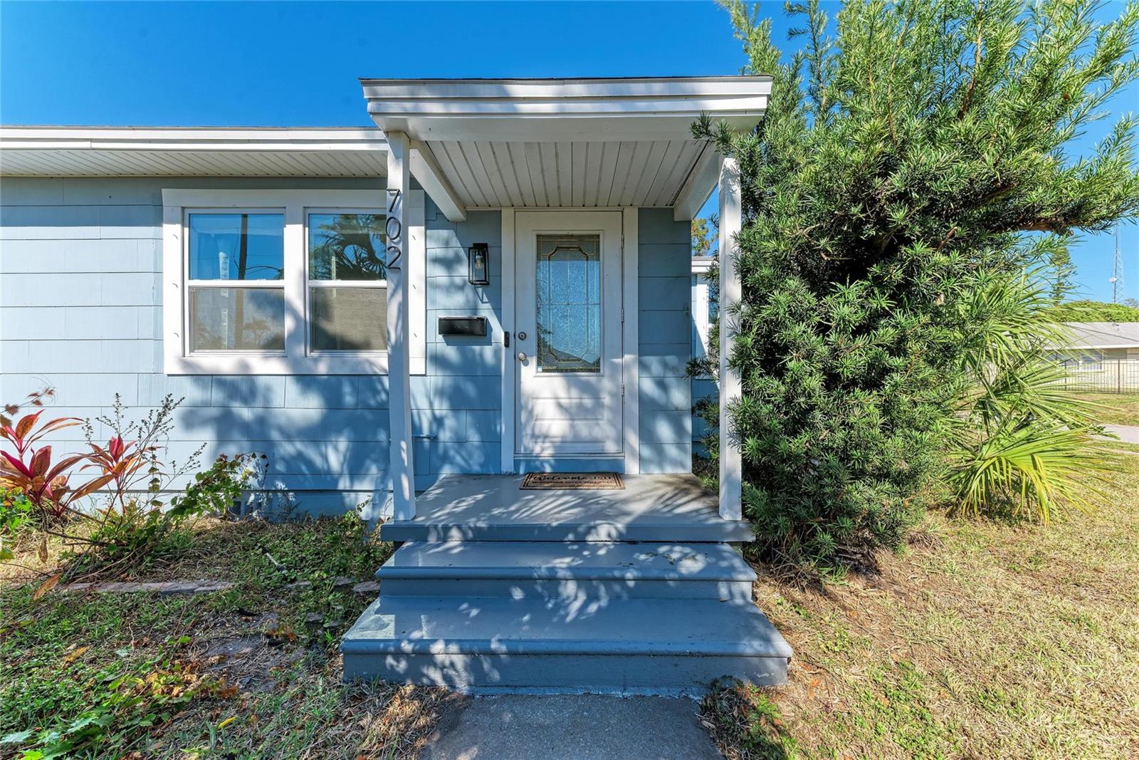 Image 22 of 23 For 702 20th Avenue W