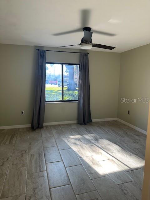 Image 25 of 39 For 2683 Sabal Springs Circle 101