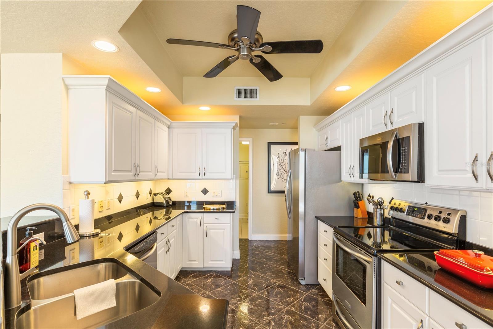 Image 15 of 51 For 1200 Gulf Boulevard 1002