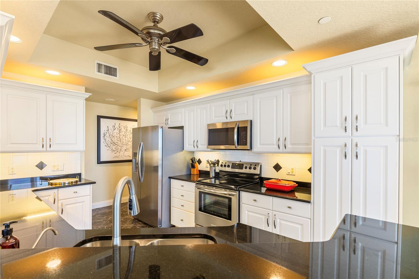 Image 16 of 51 For 1200 Gulf Boulevard 1002