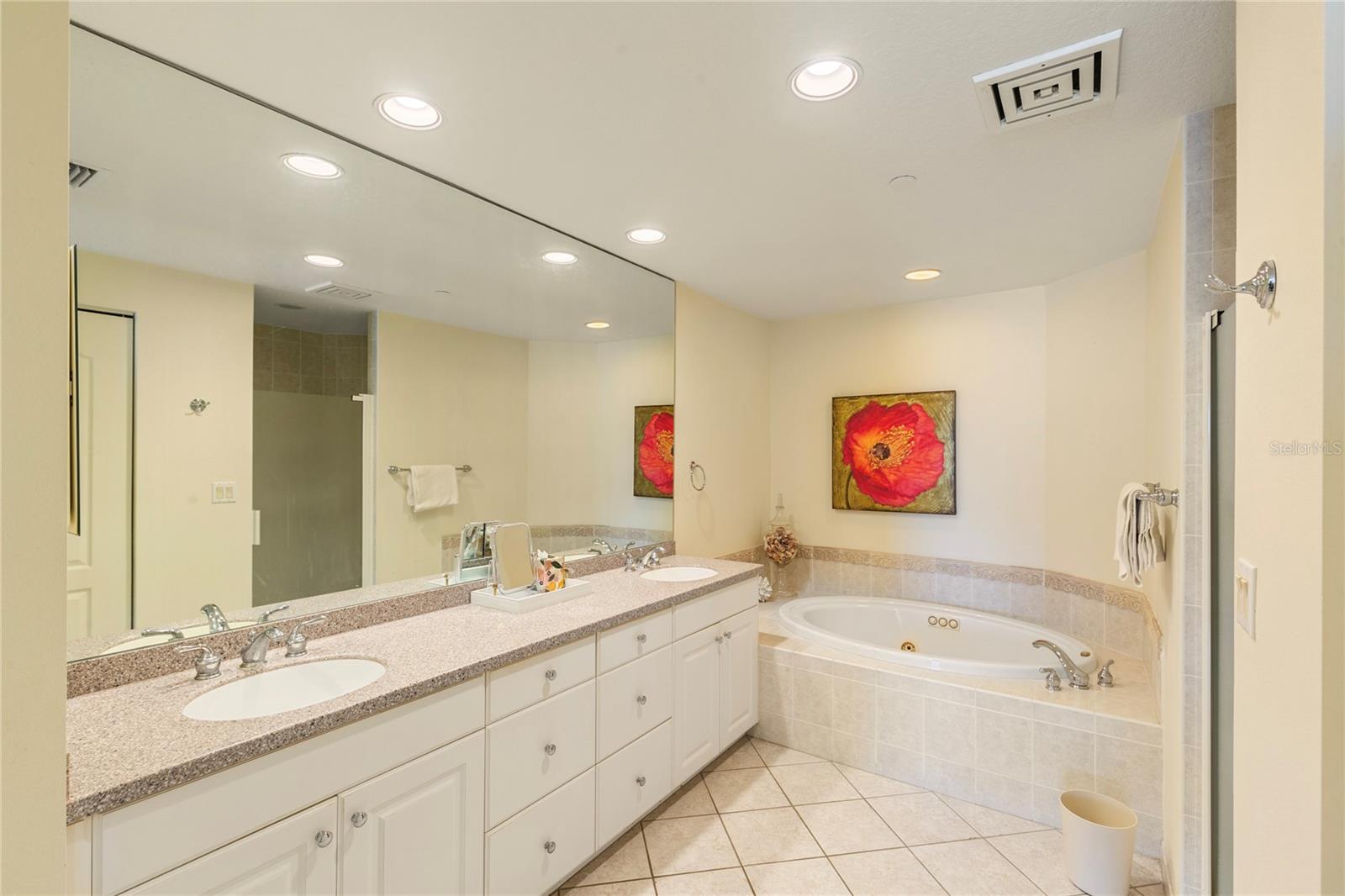 Image 24 of 51 For 1200 Gulf Boulevard 1002