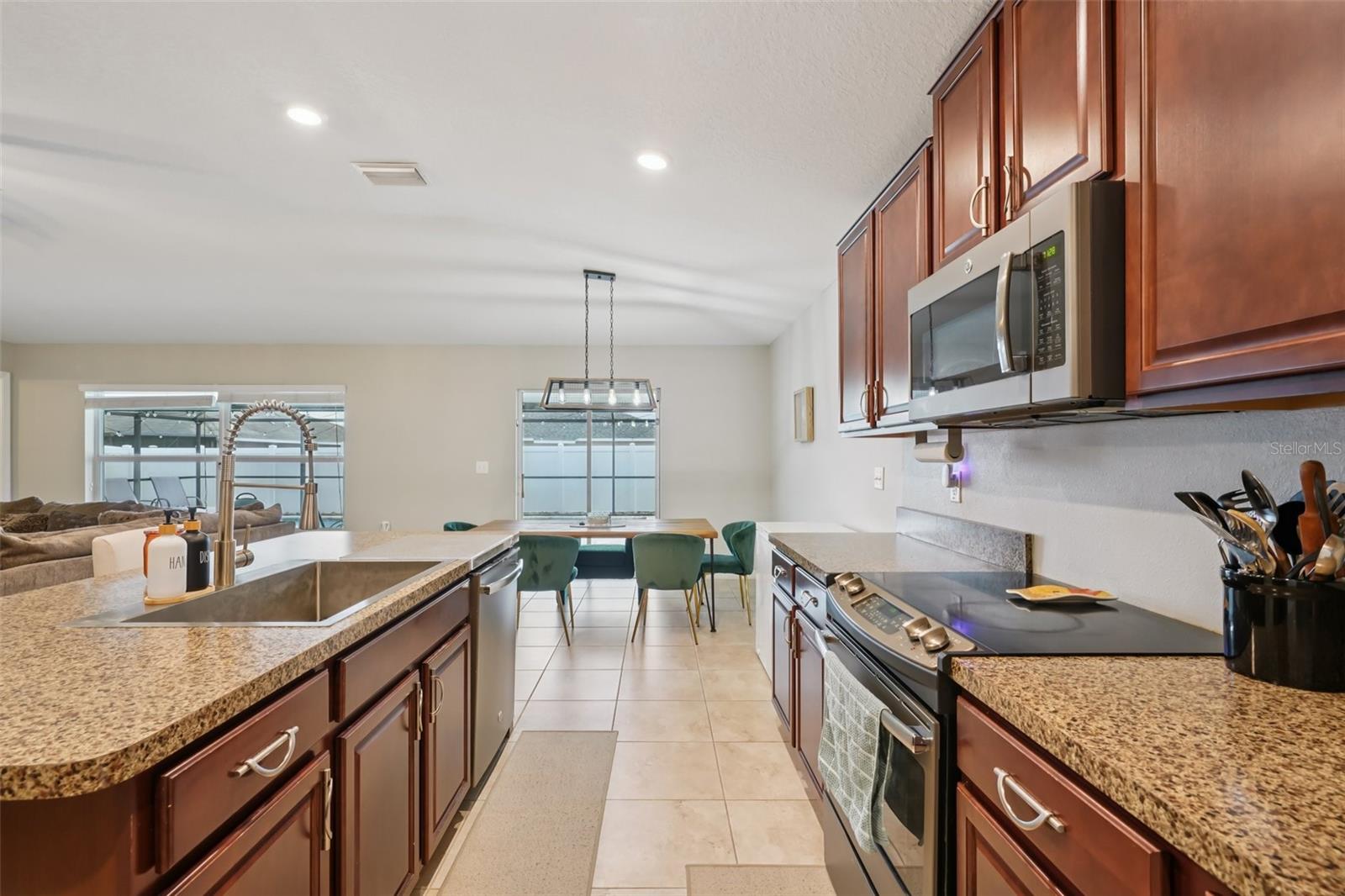 Image 13 of 31 For 12620 Sandpine Reserve Place