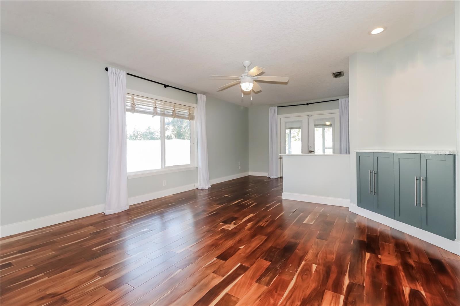 Image 3 of 14 For 3006 Merrill Avenue