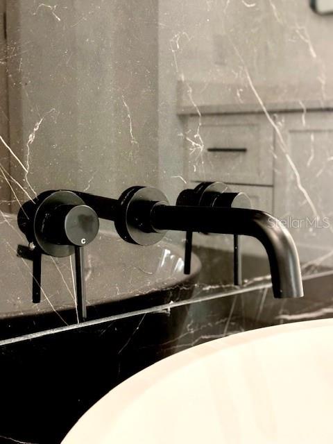 Image 9 of 46 For 225 Tournament Road