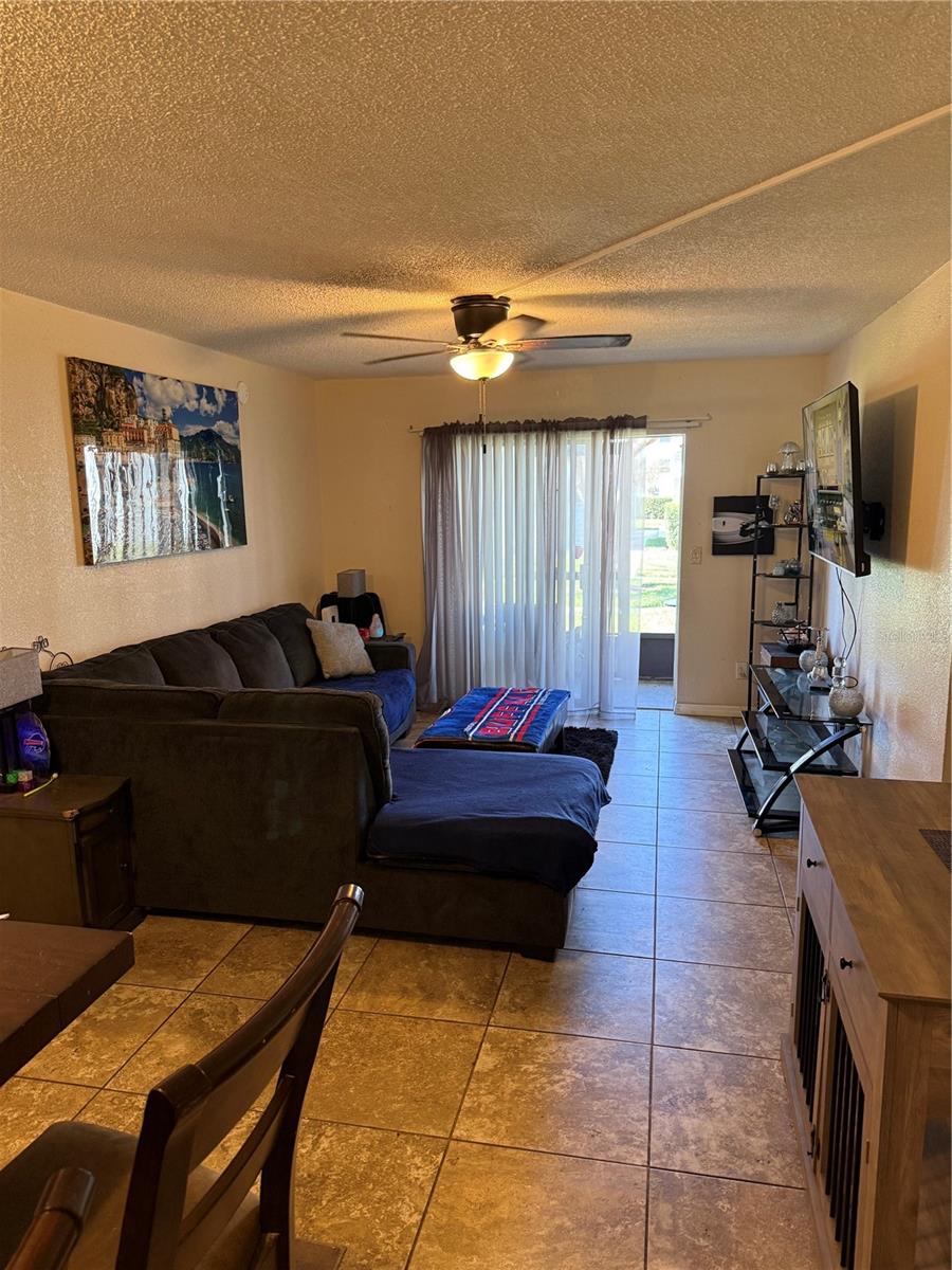 Image 3 of 8 For 716 Oakgrove Drive 129