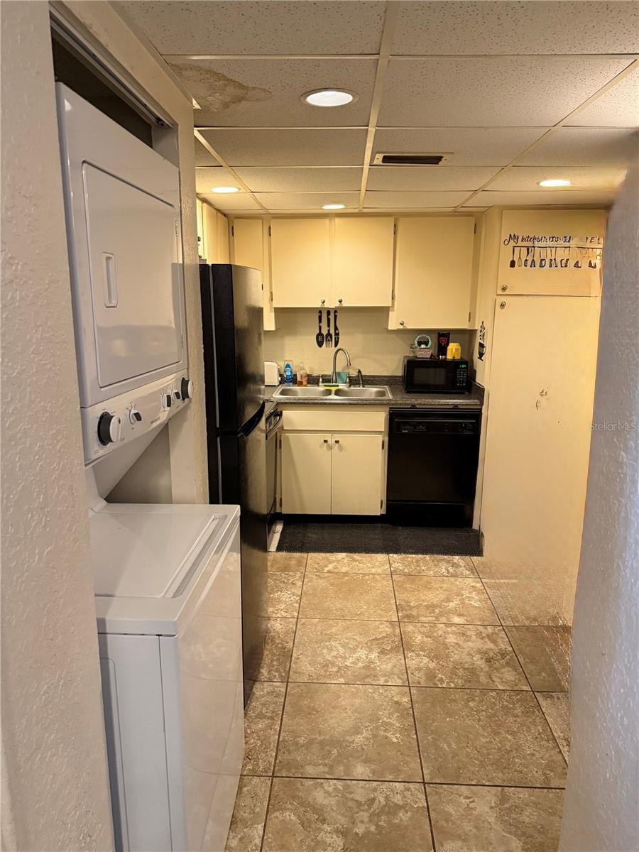 Image 4 of 8 For 716 Oakgrove Drive 129