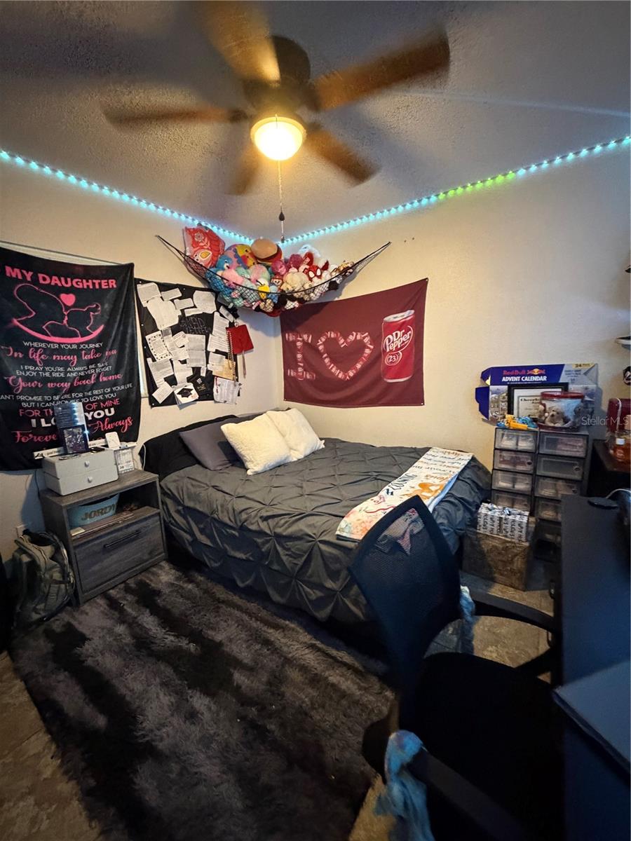 Image 6 of 8 For 716 Oakgrove Drive 129