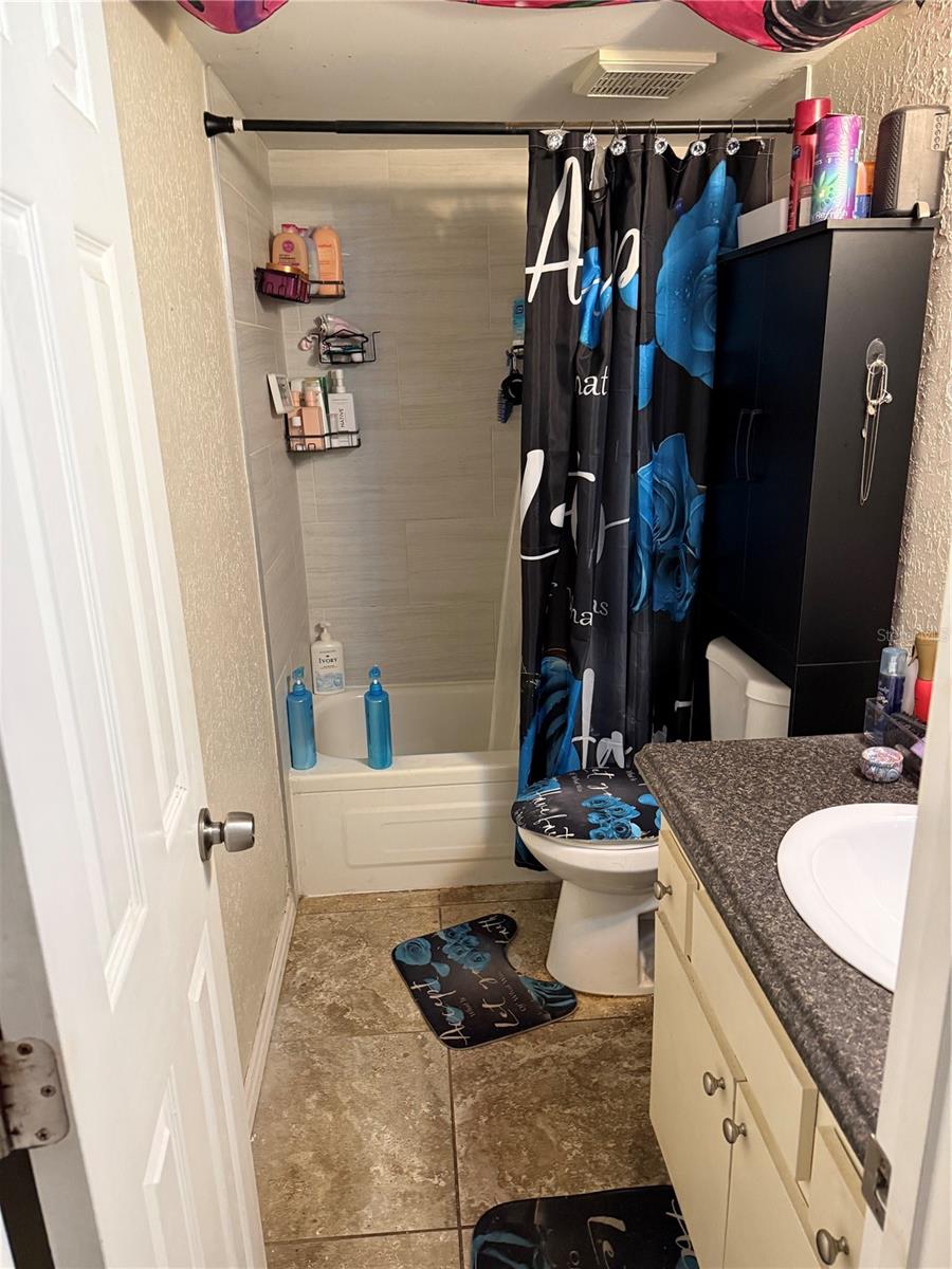 Image 8 of 8 For 716 Oakgrove Drive 129