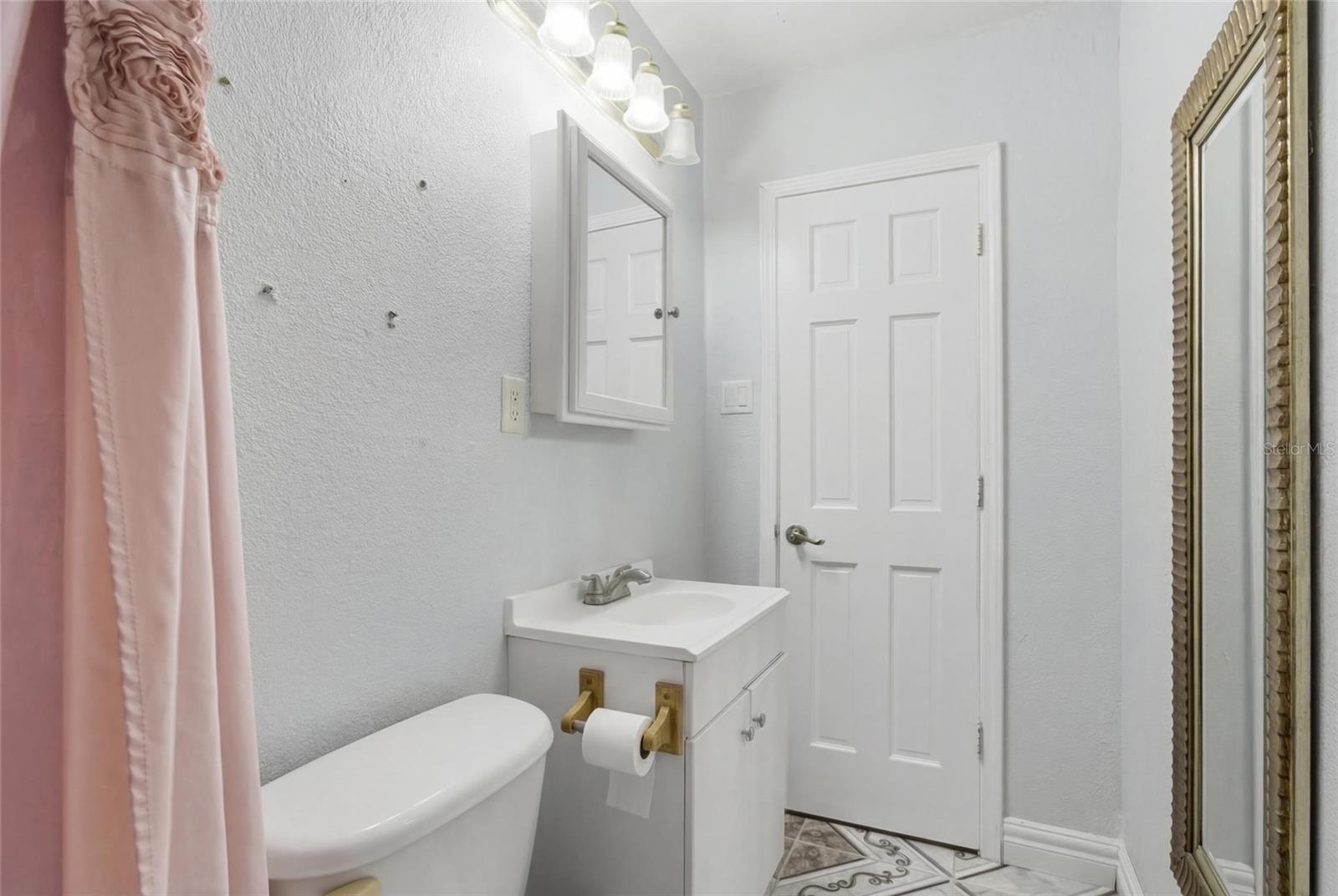 Image 11 of 25 For 4608 Harvey Avenue