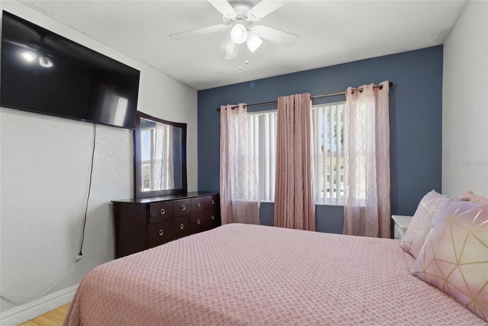 Image 13 of 25 For 4608 Harvey Avenue