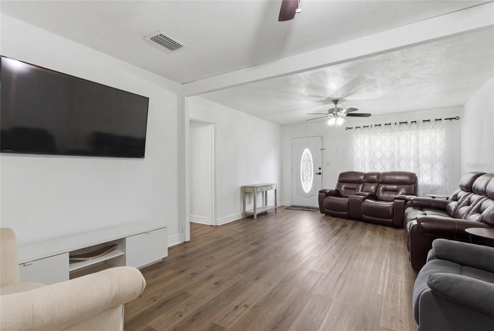 Image 20 of 25 For 4608 Harvey Avenue