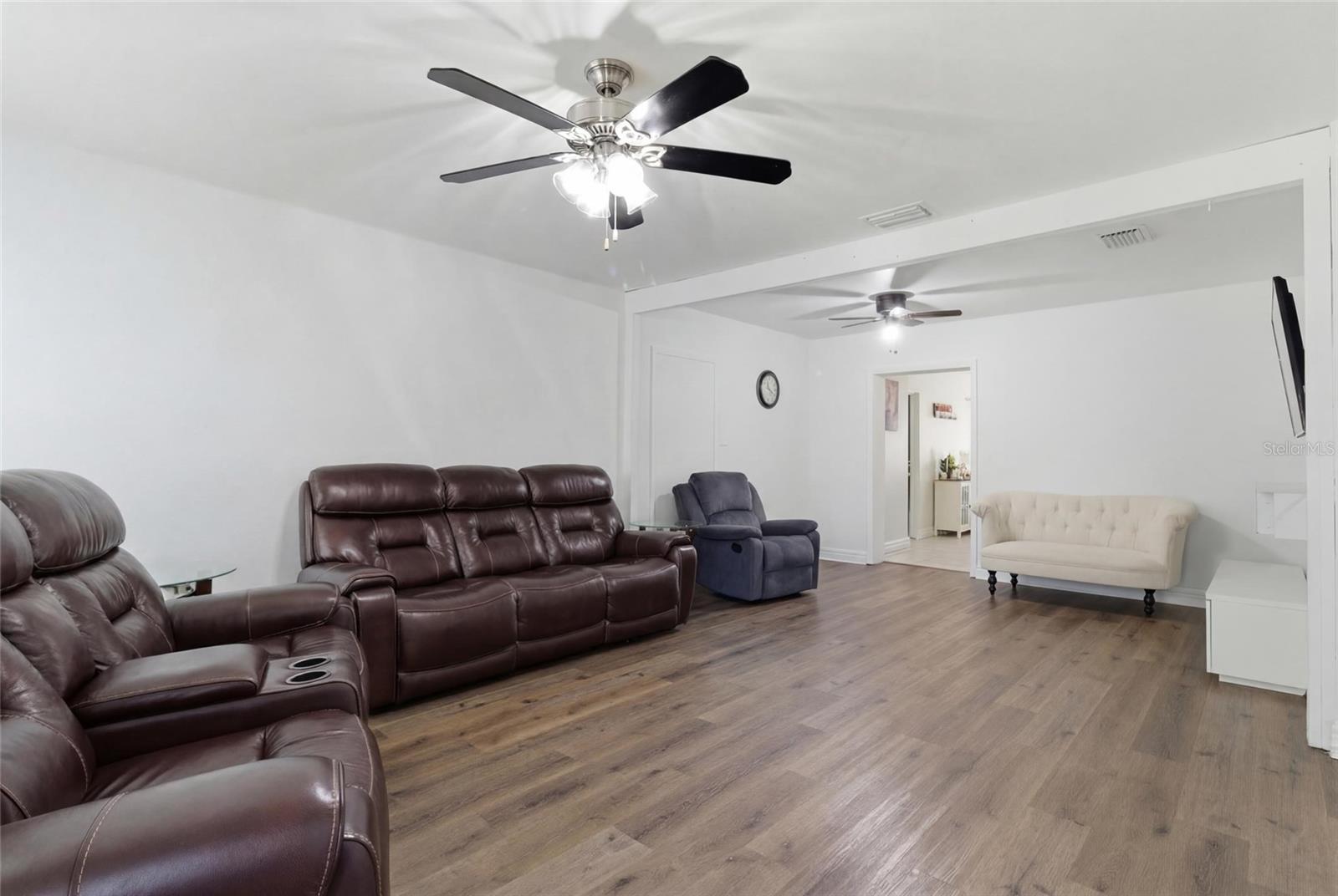 Image 22 of 25 For 4608 Harvey Avenue